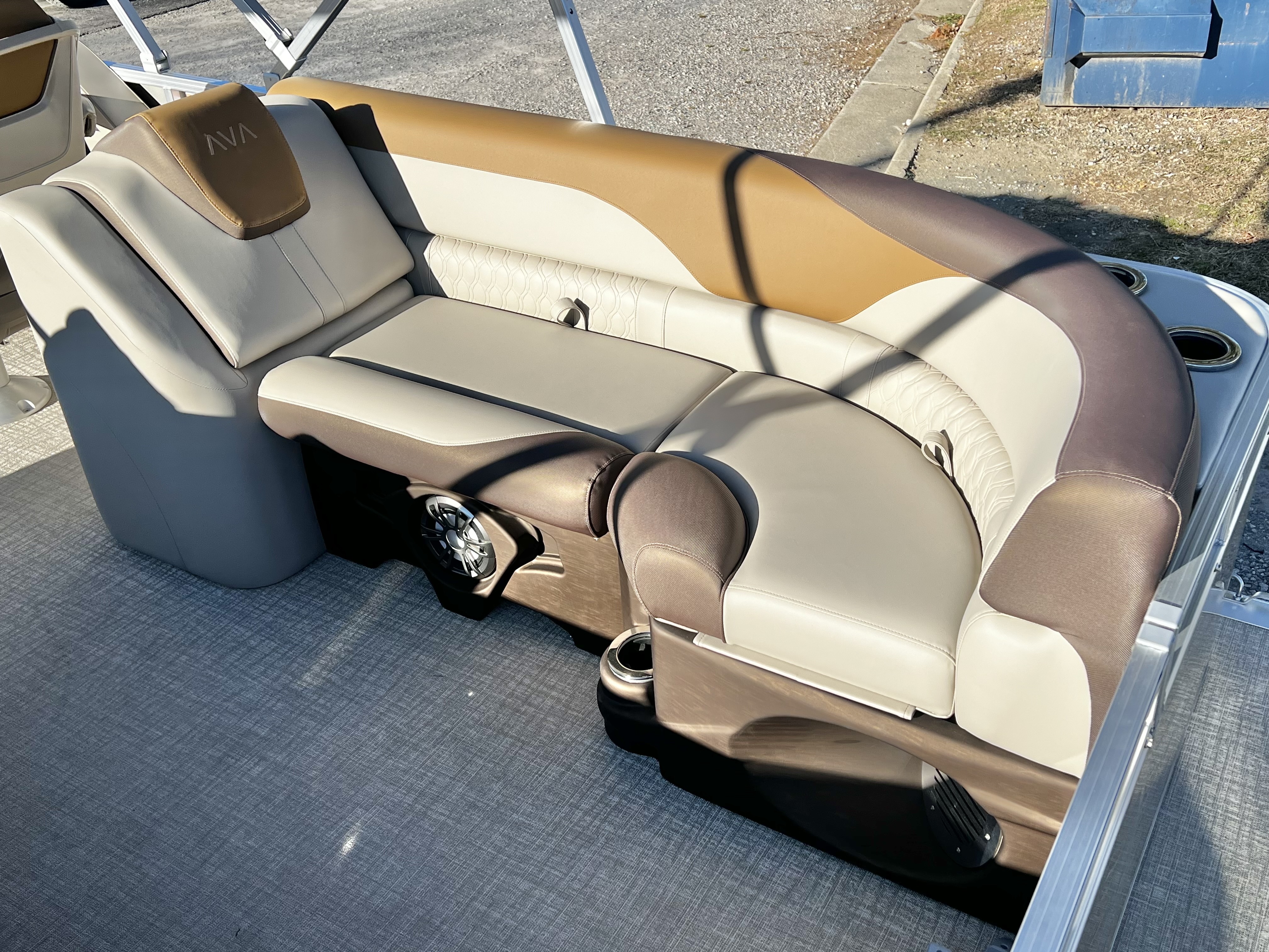 2026 Avalon LSZ 23' Quad Lounge Triple-Toon - IN STOCK - $65,209