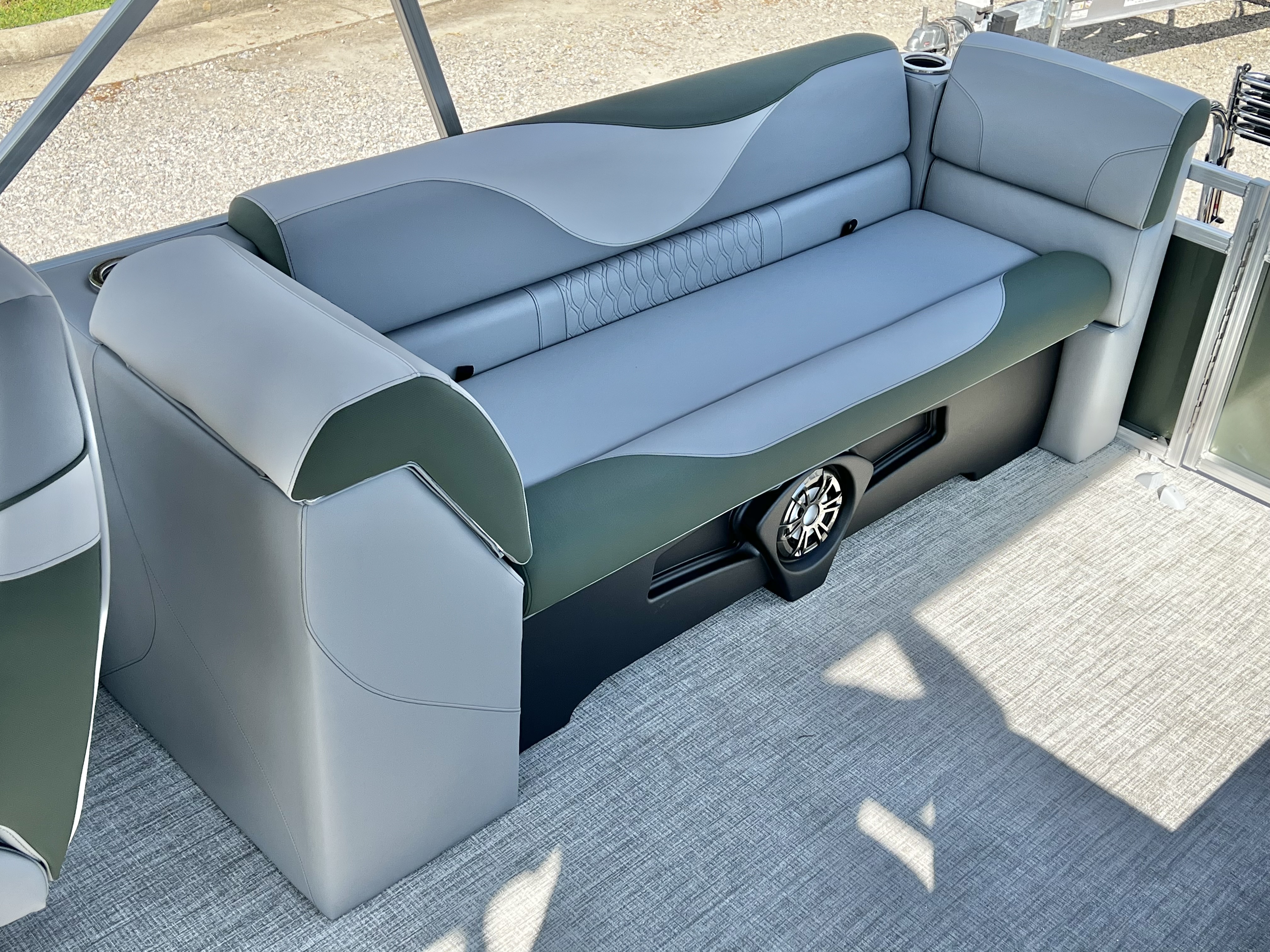 2027 Avalon Venture 85 23' Quad Lounge