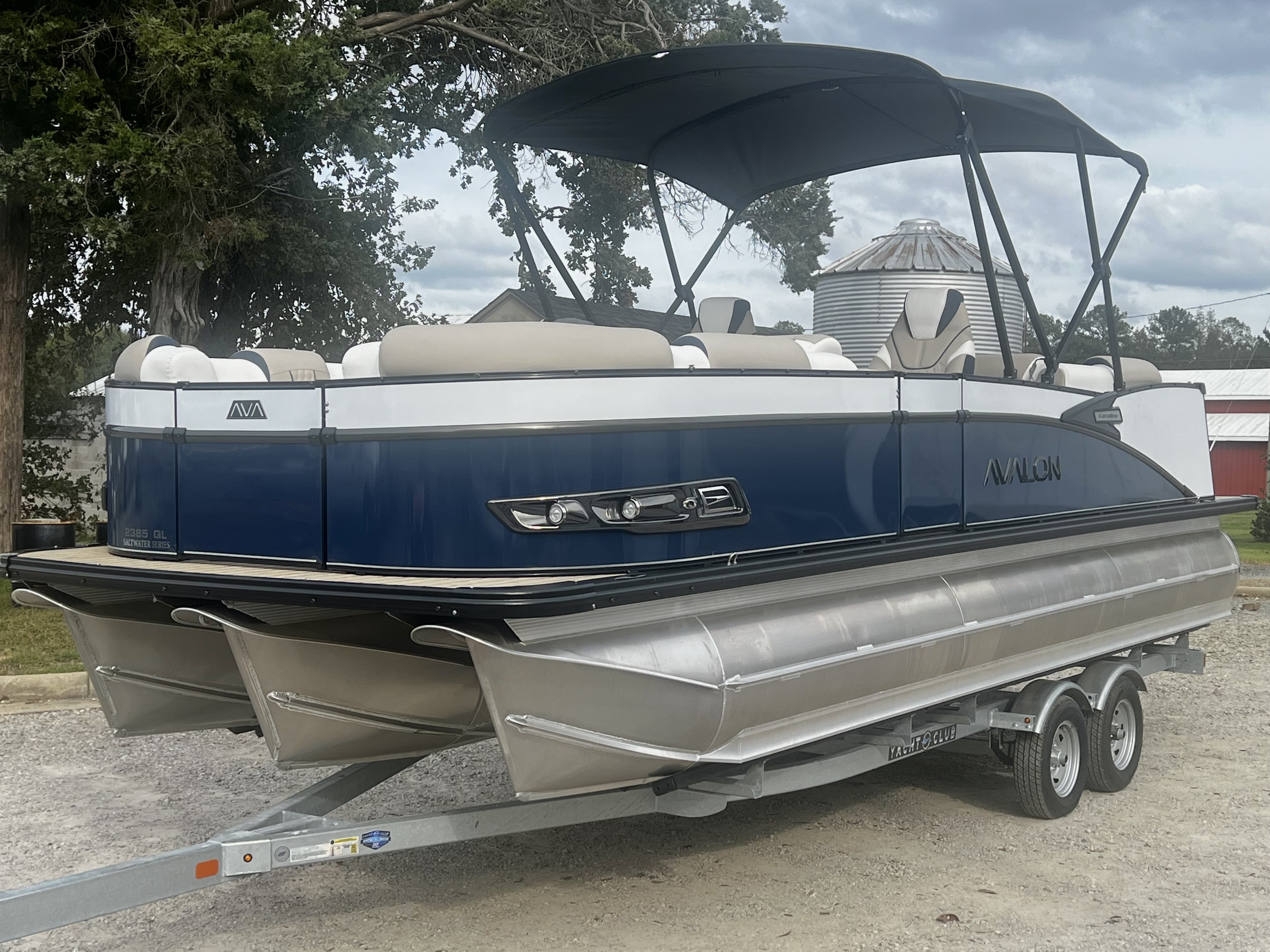 2026 Avalon Catalina 23' Quad Lounge Triple-Toon - IN STOCK