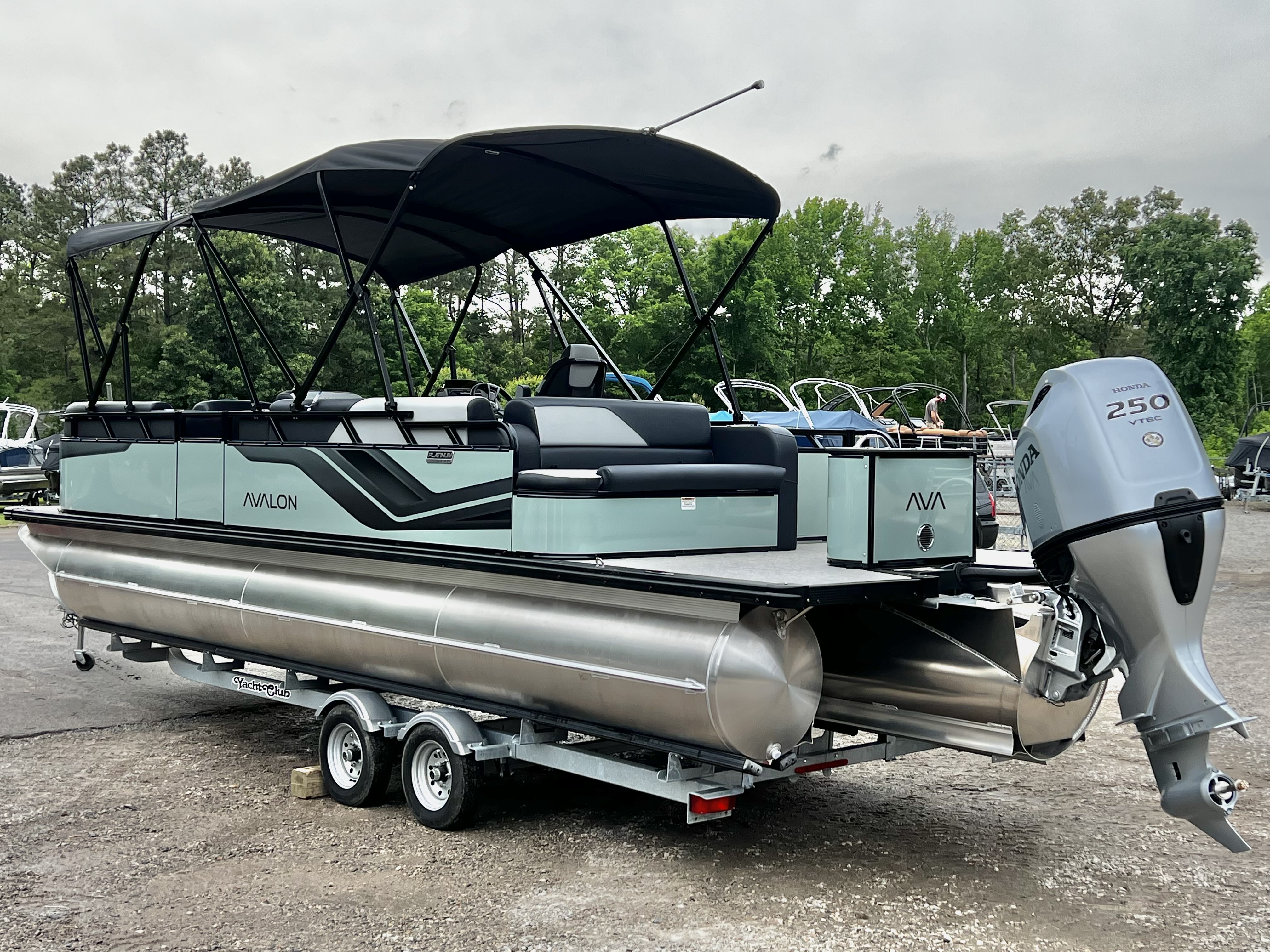 2026 Avalon Venture 85 25' Cruise Rear Bench Triple-Toon - IN STOCK - $78,637