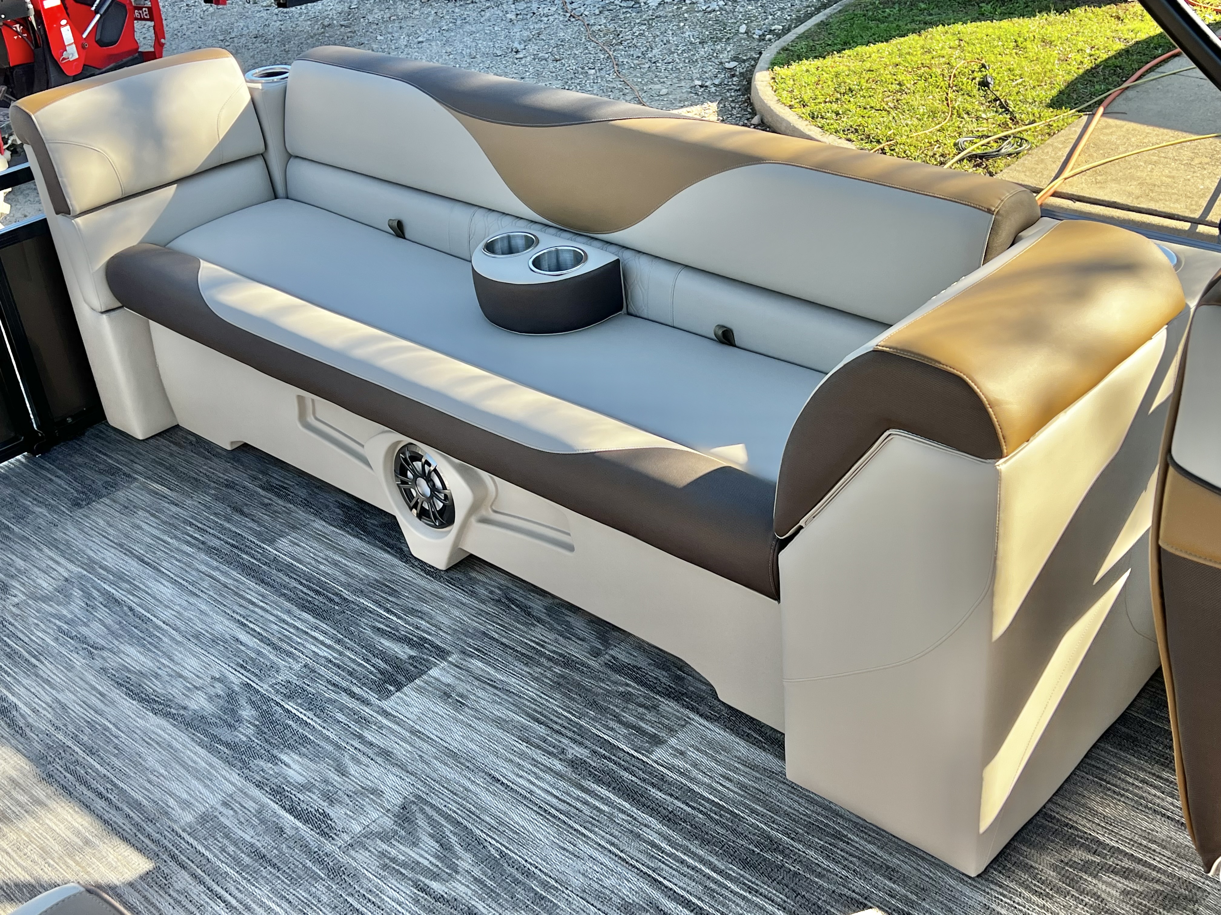 2026 Avalon Venture 85 25' Quad Lounge Triple-Toon - IN STOCK