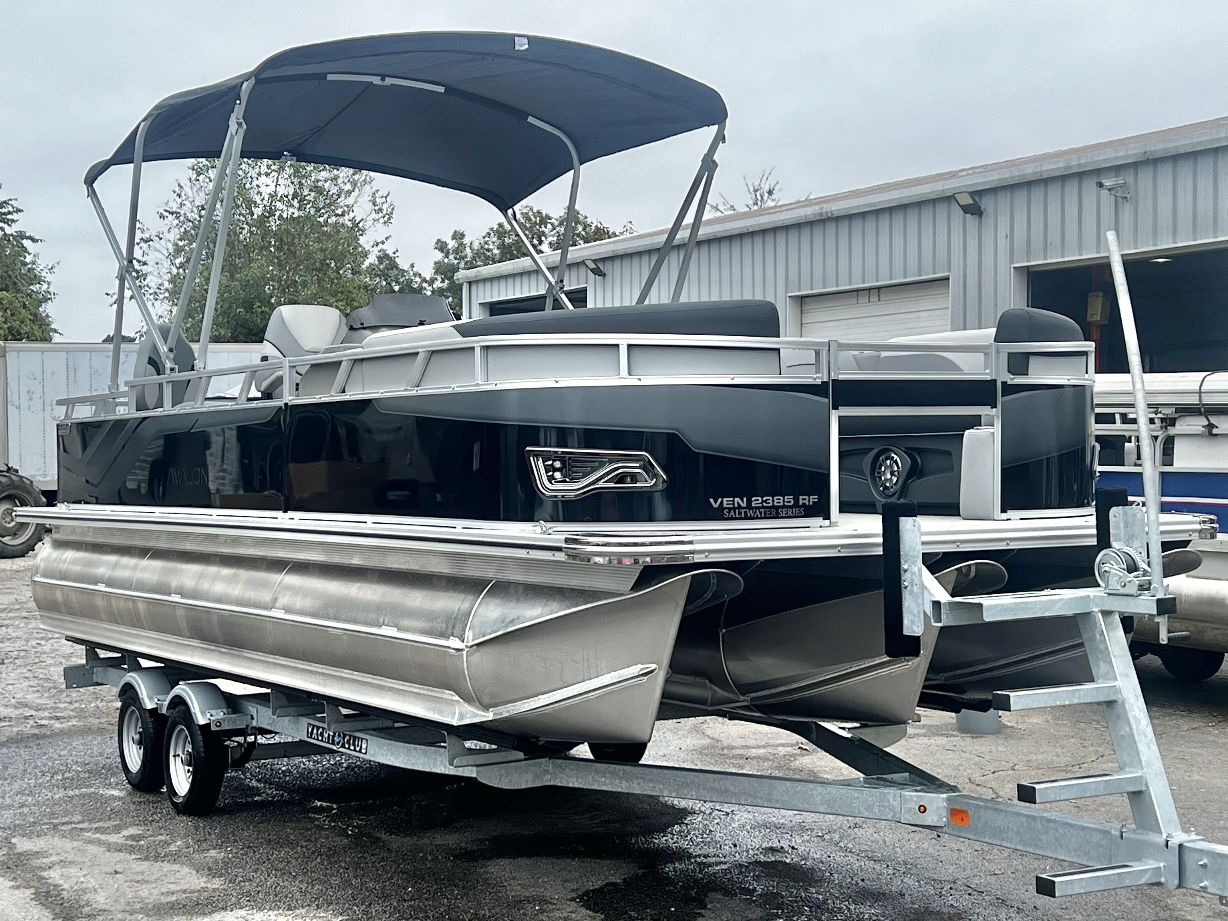 2026 Avalon Venture 85 23' Rear Fish Triple-Toon - IN STOCK