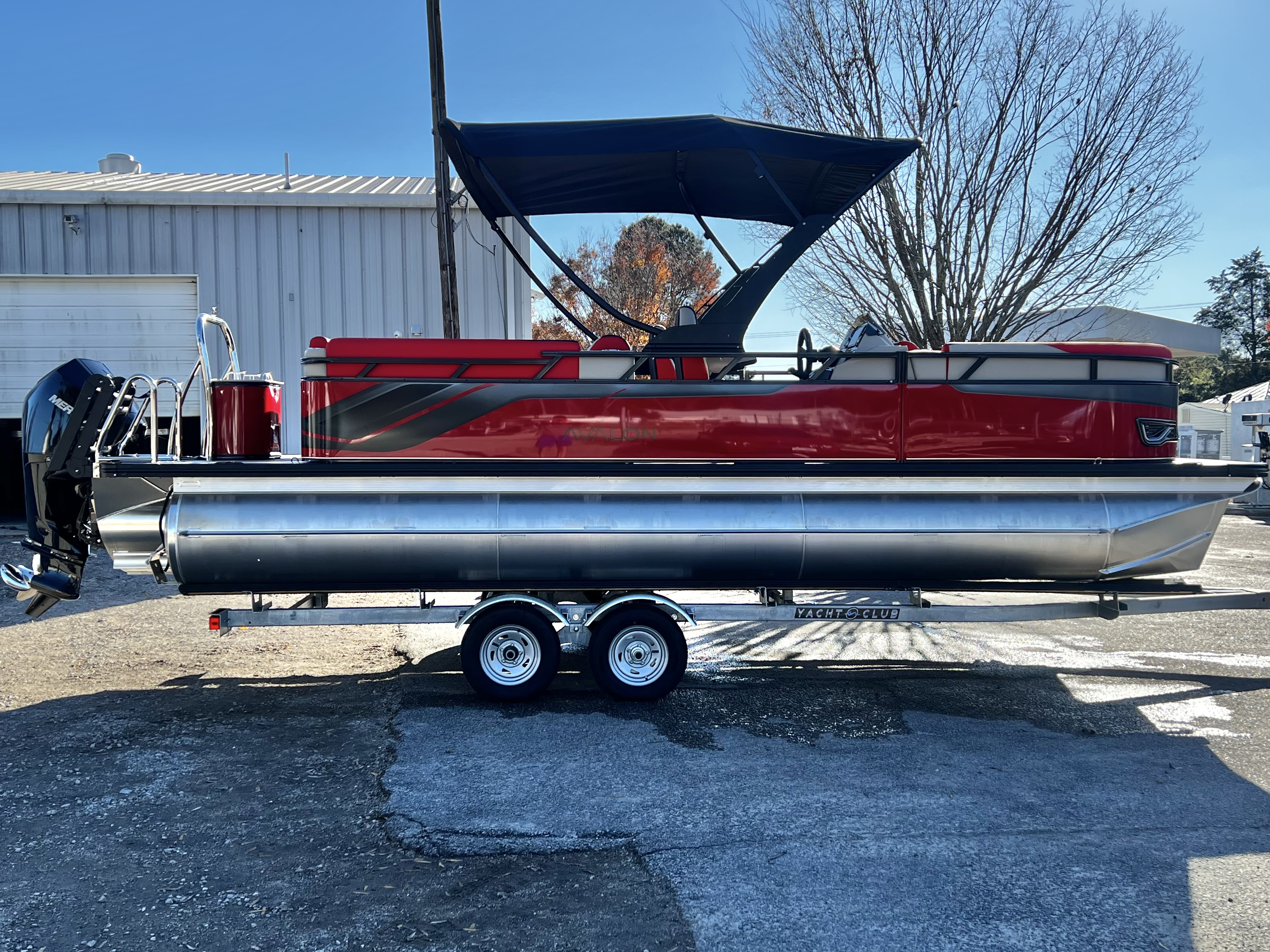 2026 Avalon Venture 85 23' Quad Lounge Triple-Toon - IN STOCK