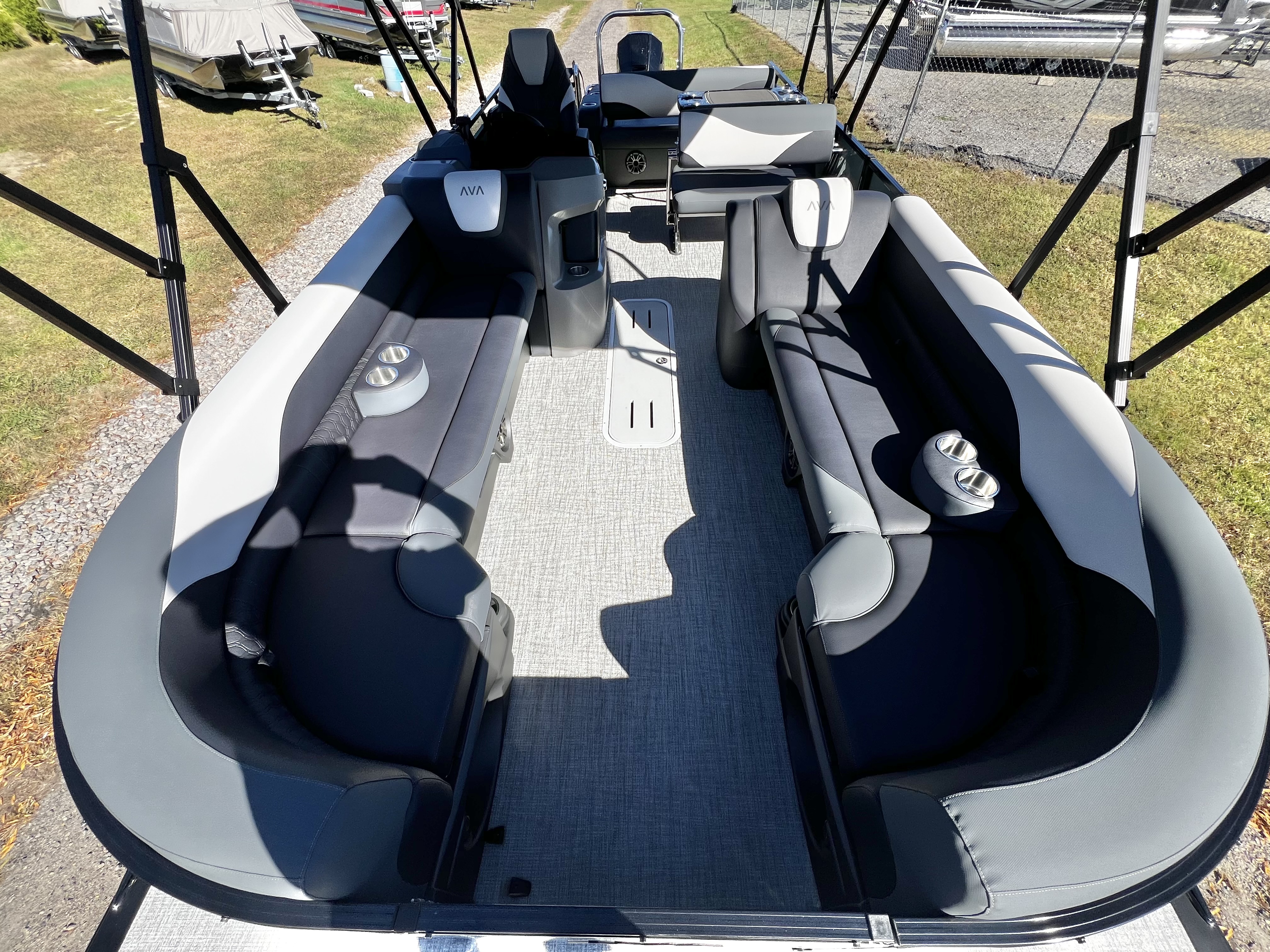 2026 Avalon LSZ 25' Entertainer Triple-Toon - IN STOCK