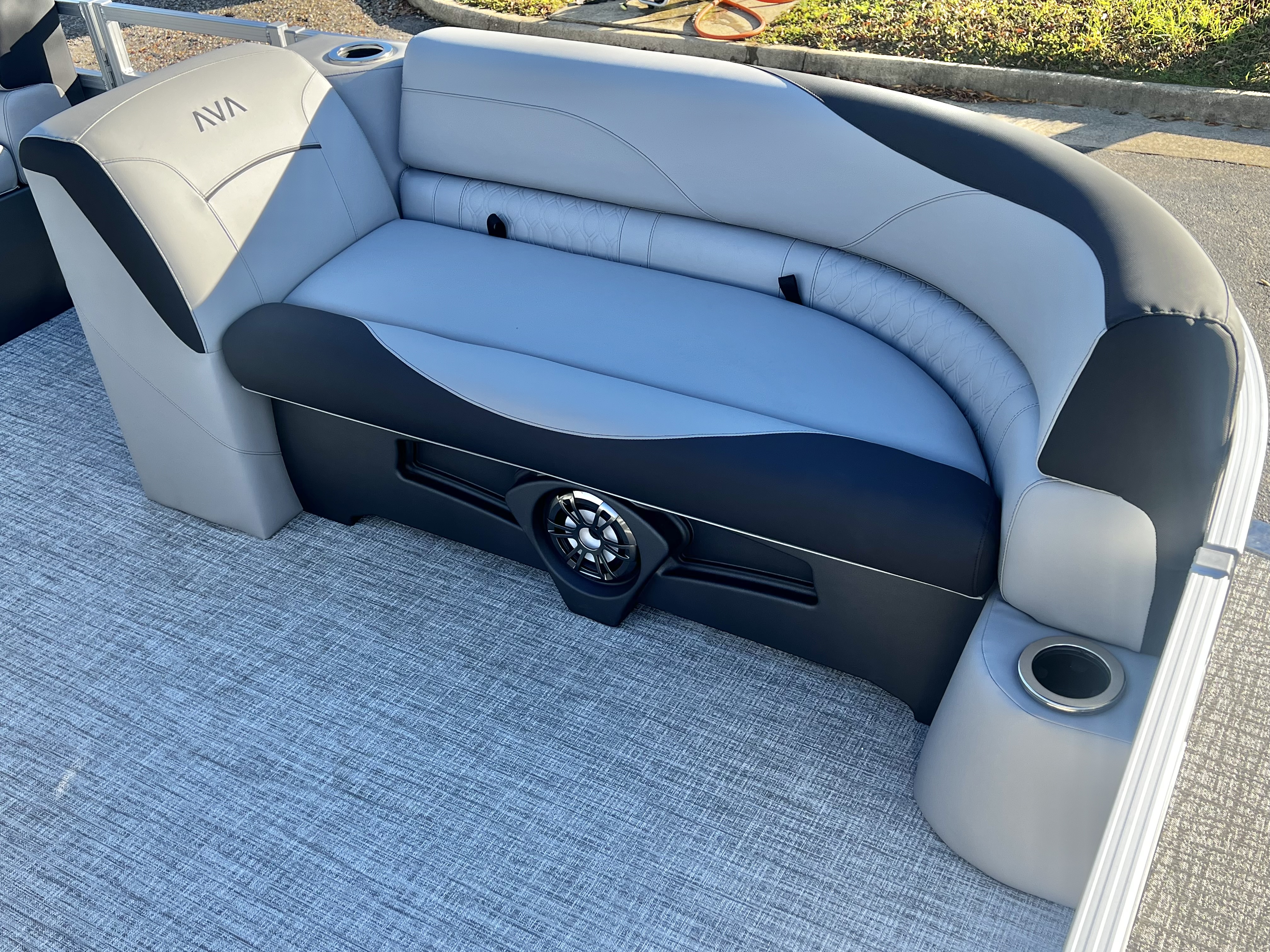 2026 Avalon Venture 85 23' Rear Fish - IN STOCK