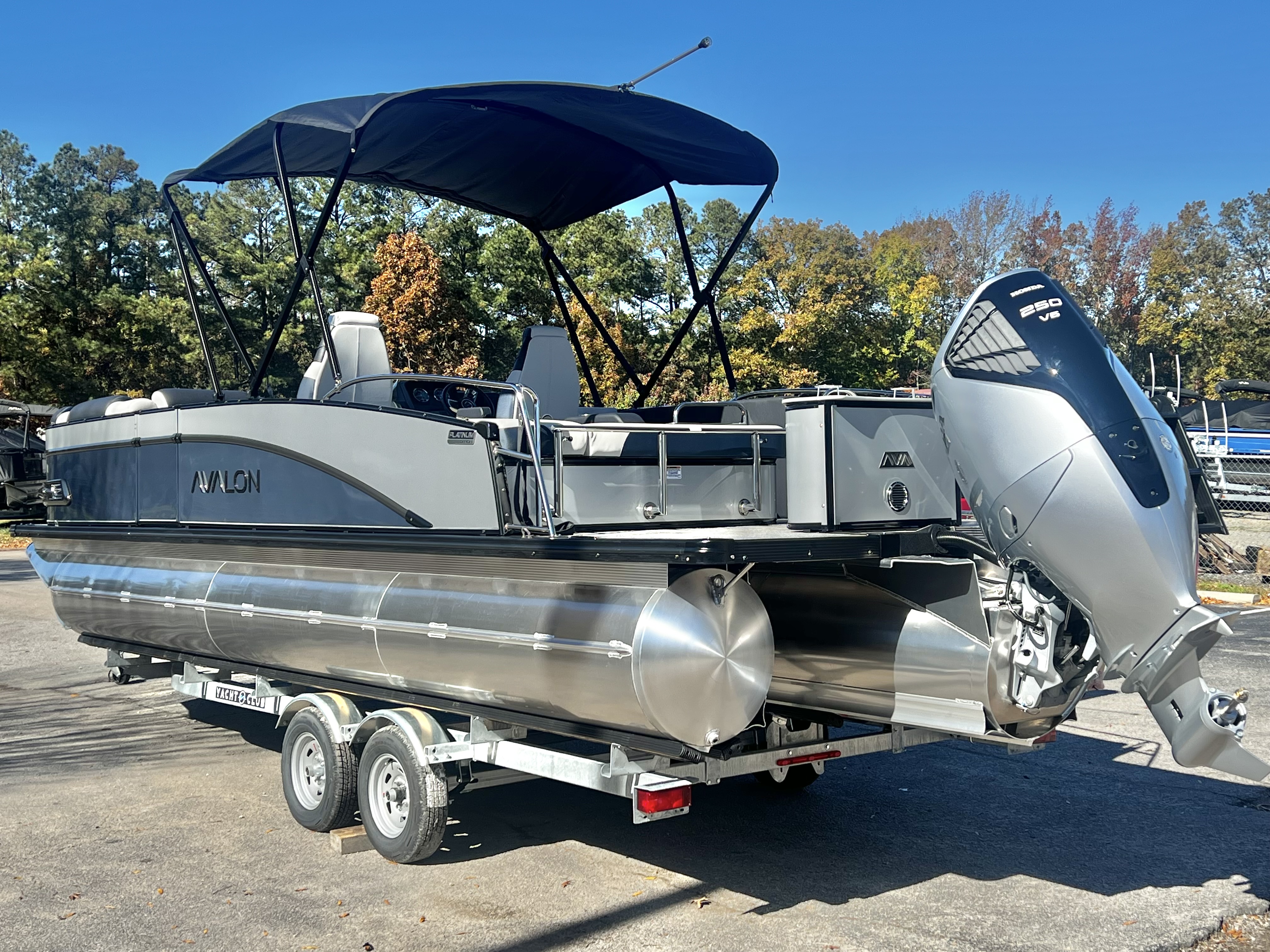 2026 Avalon Catalina 23' Versatile Rear Bench Triple-Toon - IN STOCK