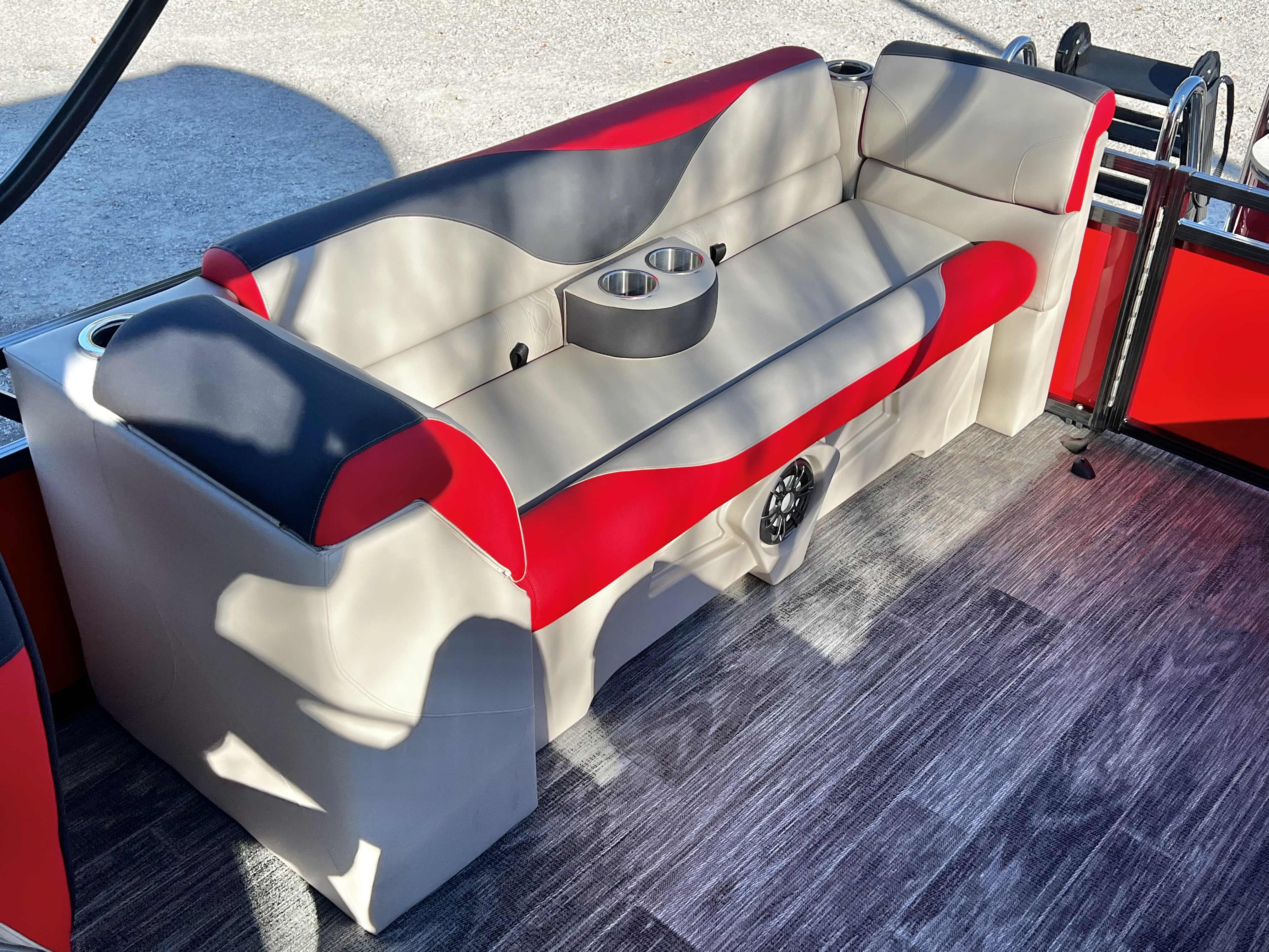 2026 Avalon Venture 85 23' Quad Lounge Triple-Toon - IN STOCK