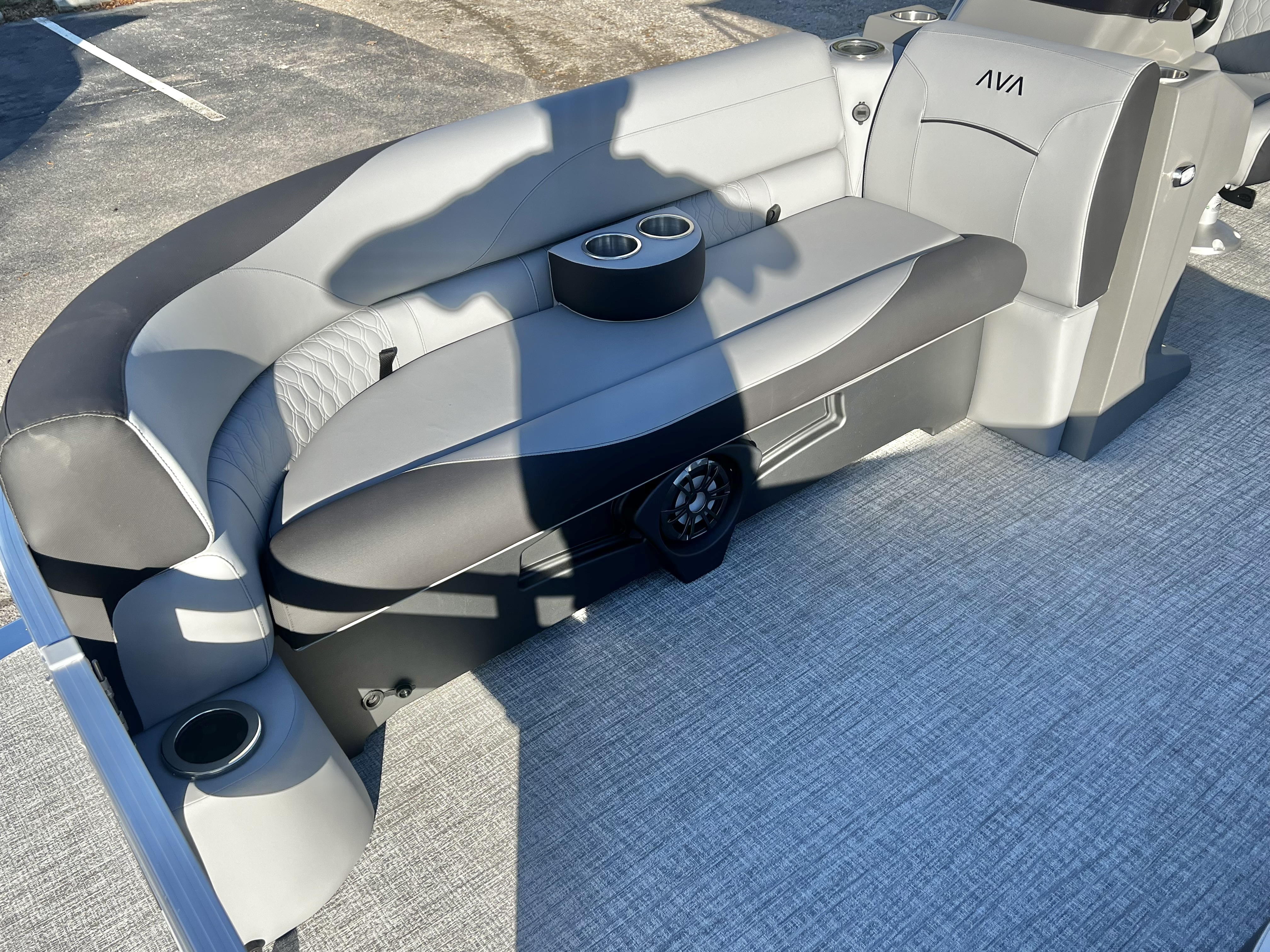 2026 Avalon Venture 85 23' Rear Fish - IN STOCK