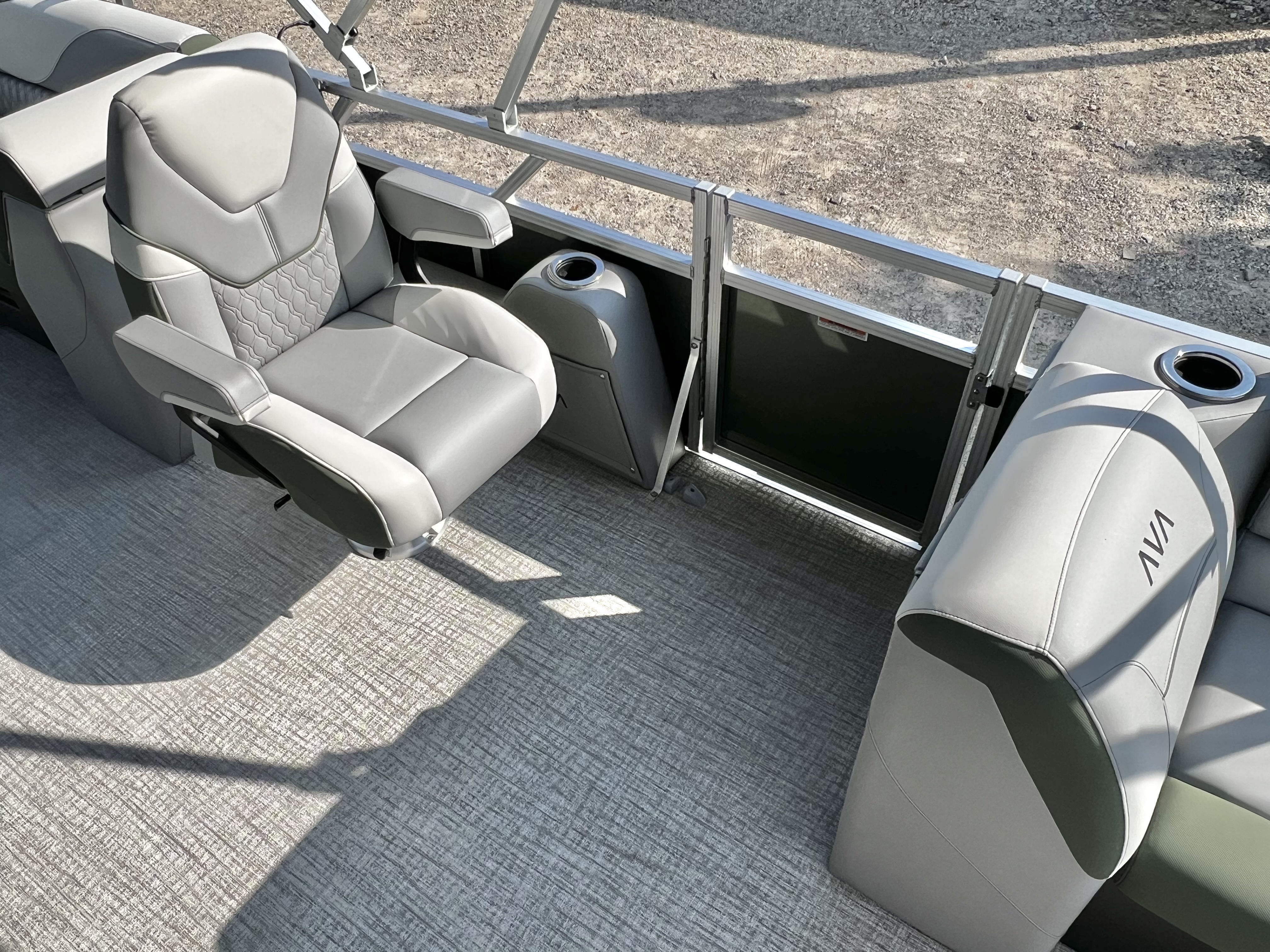 2027 Avalon Venture 85 23' Quad Lounge