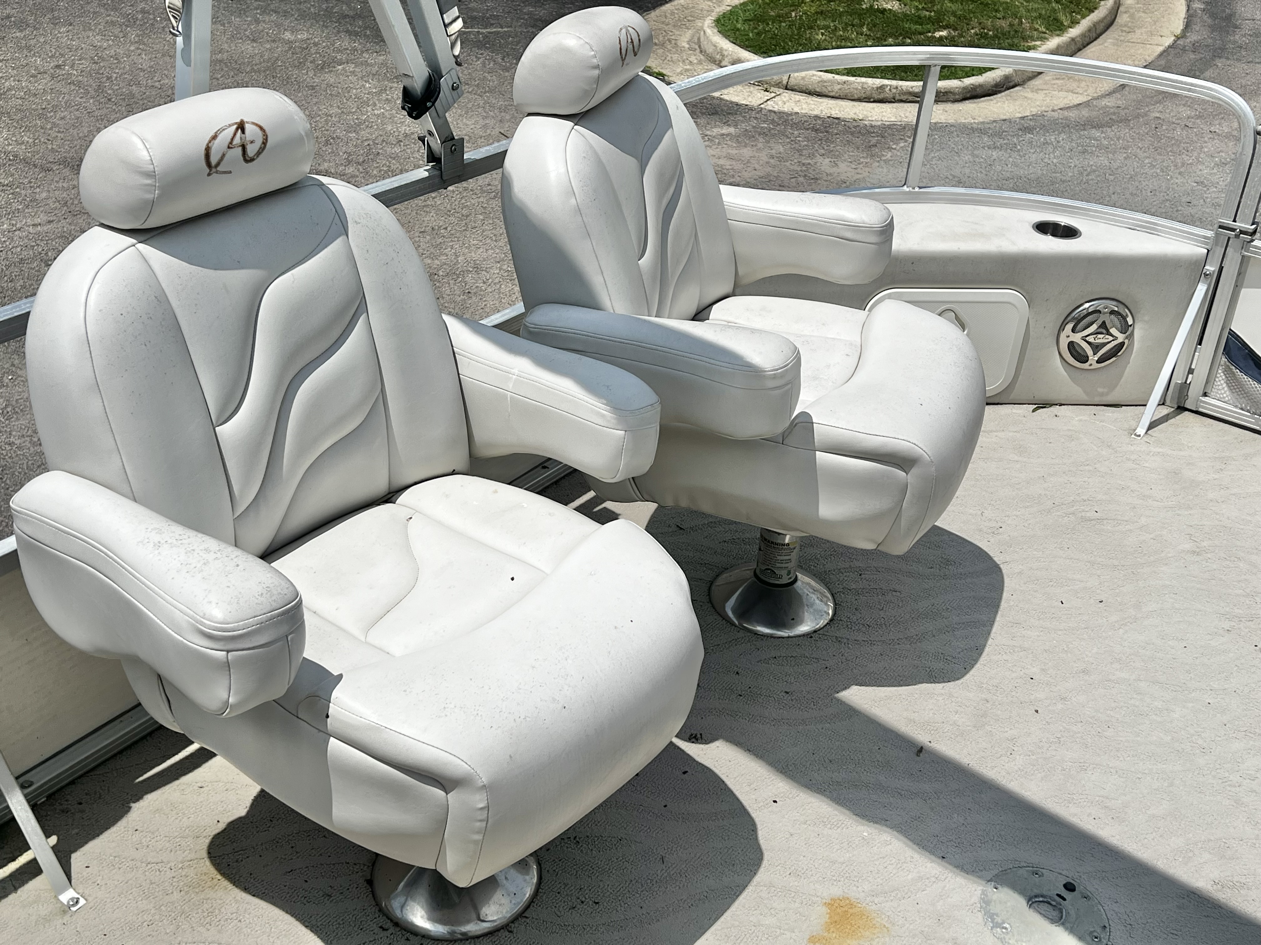 Used 2009 Avalon Paradise 26' Sandbar Triple-Toon - IN STOCK
