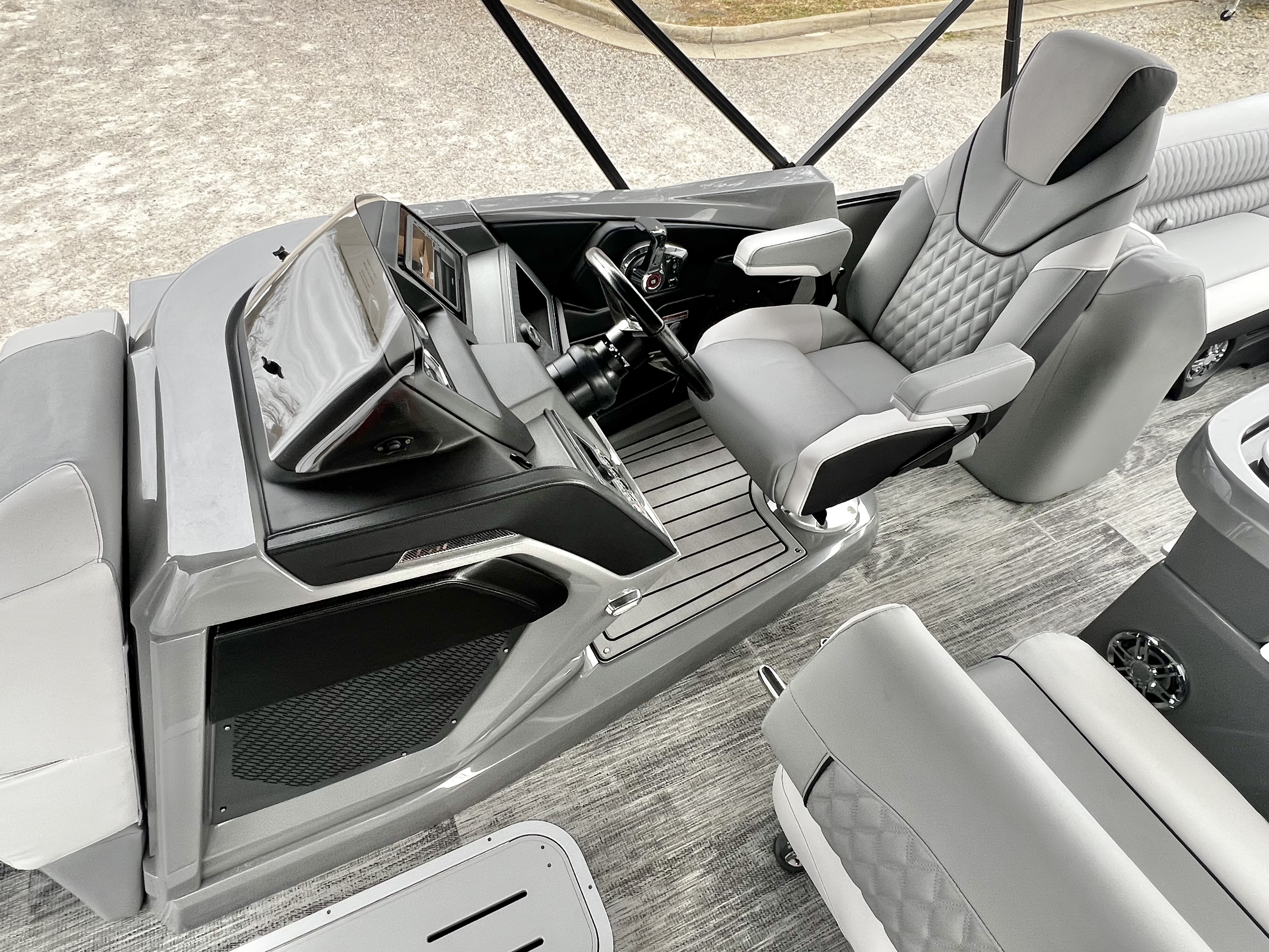 2026 Avalon Catalina 25' Entertainer Triple-Toon - IN STOCK - $109,467