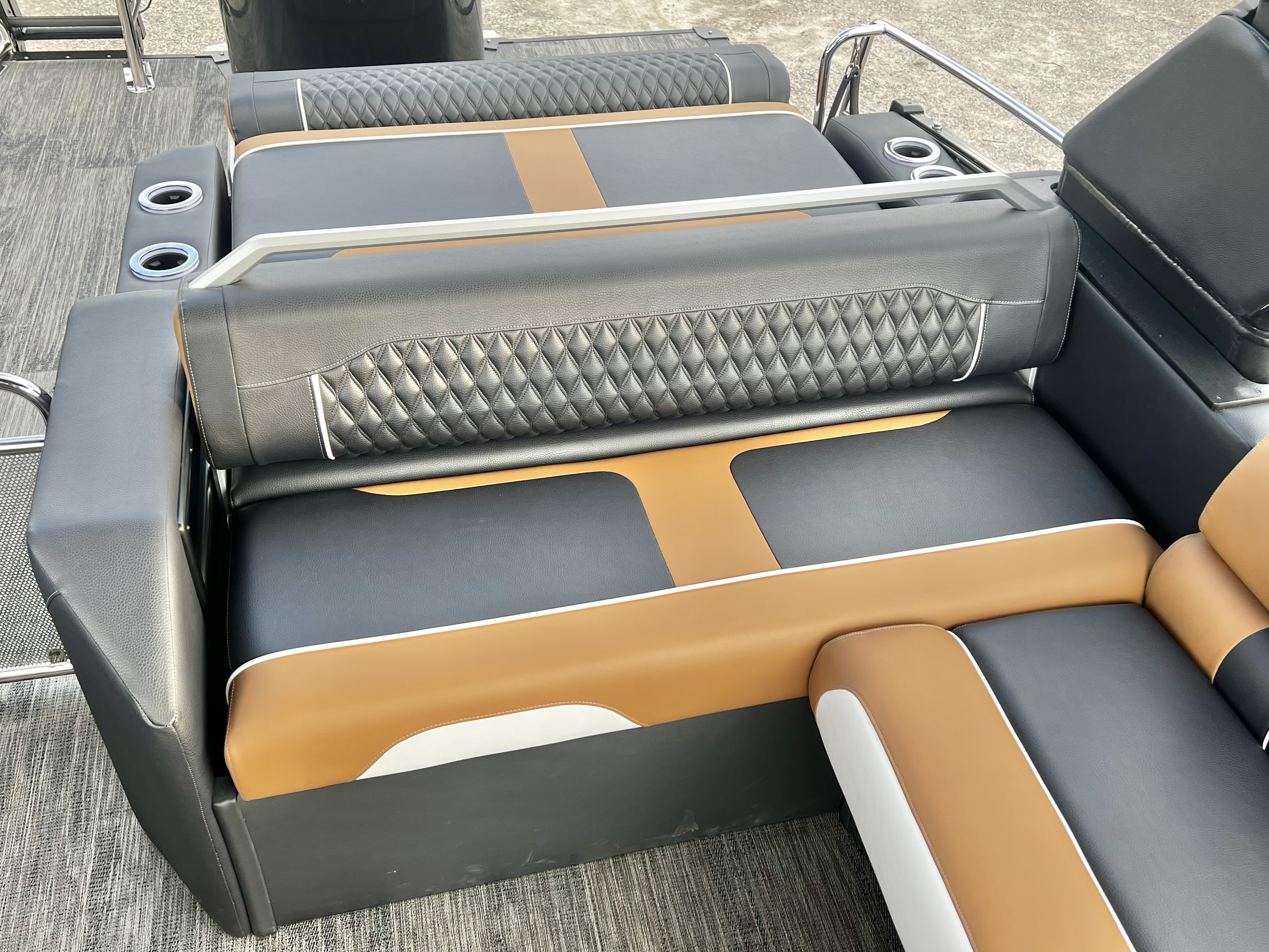 2026 Avalon Excalibur LTD 25' Flex Lounge Triple-Toon - IN STOCK - $154,718