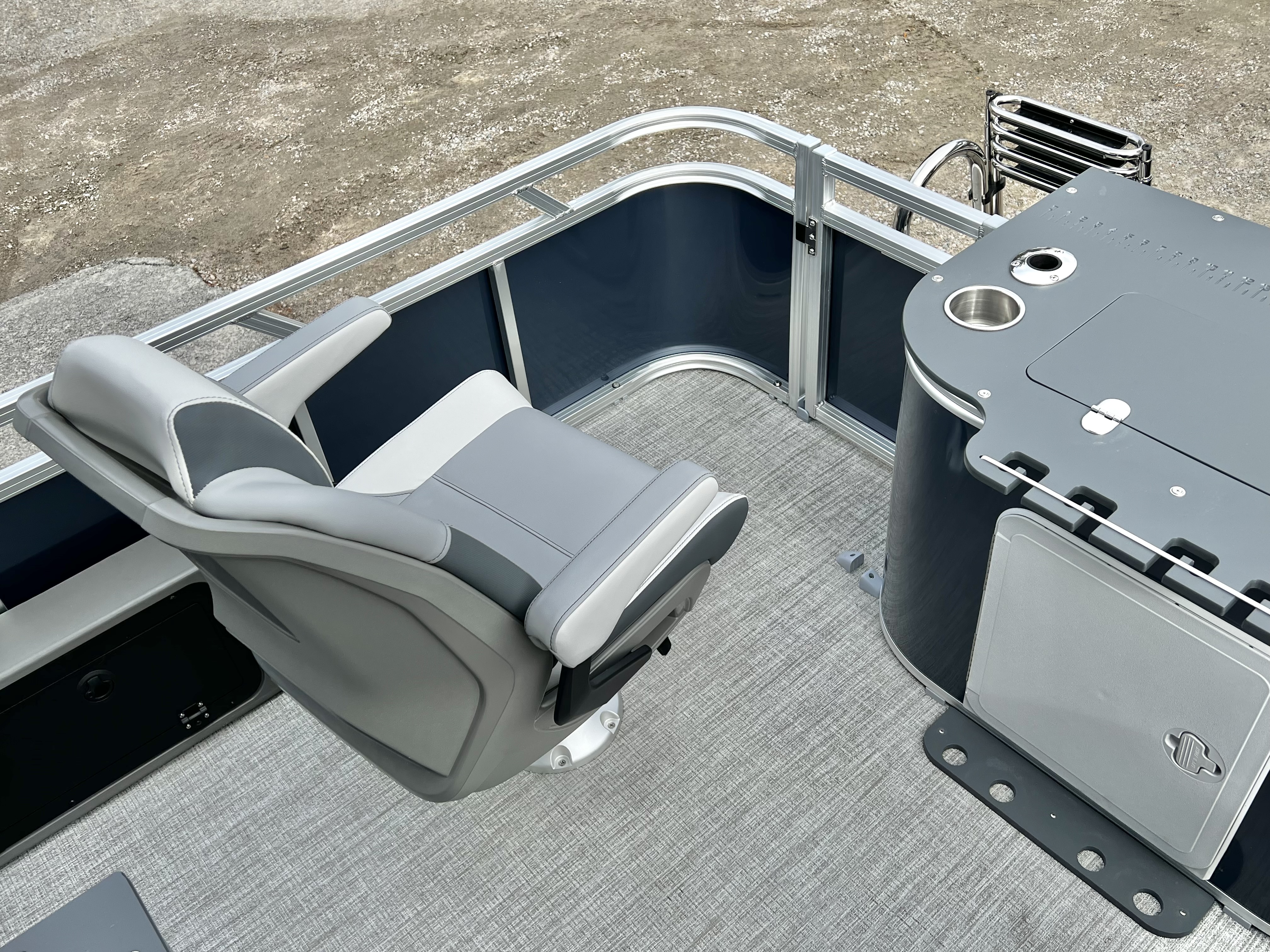 2026 Avalon Venture 85 25' Rear Fish Triple-Toon - IN STOCK