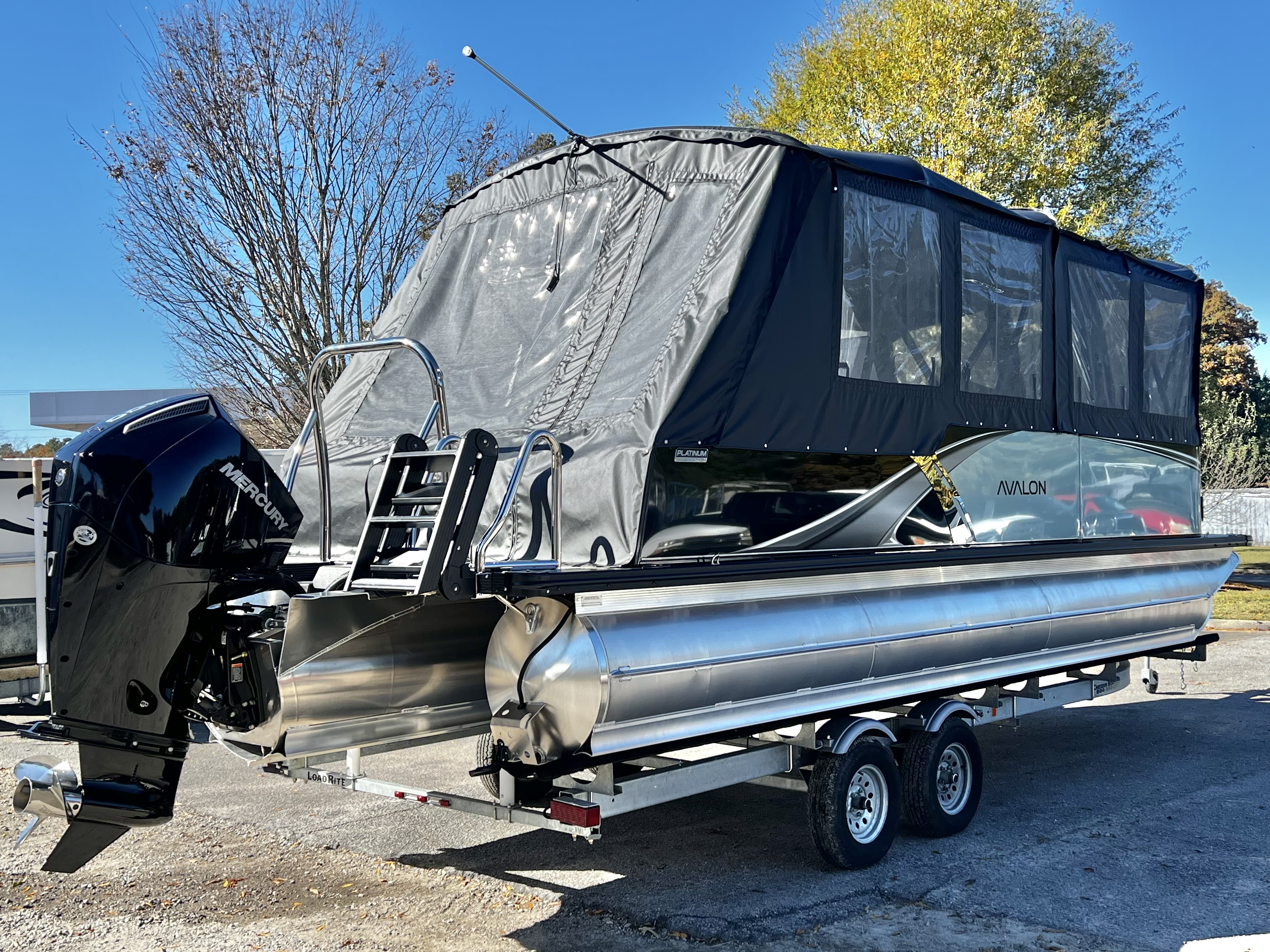 2026 Avalon LSZ 25' Entertainer Triple-Toon - IN STOCK