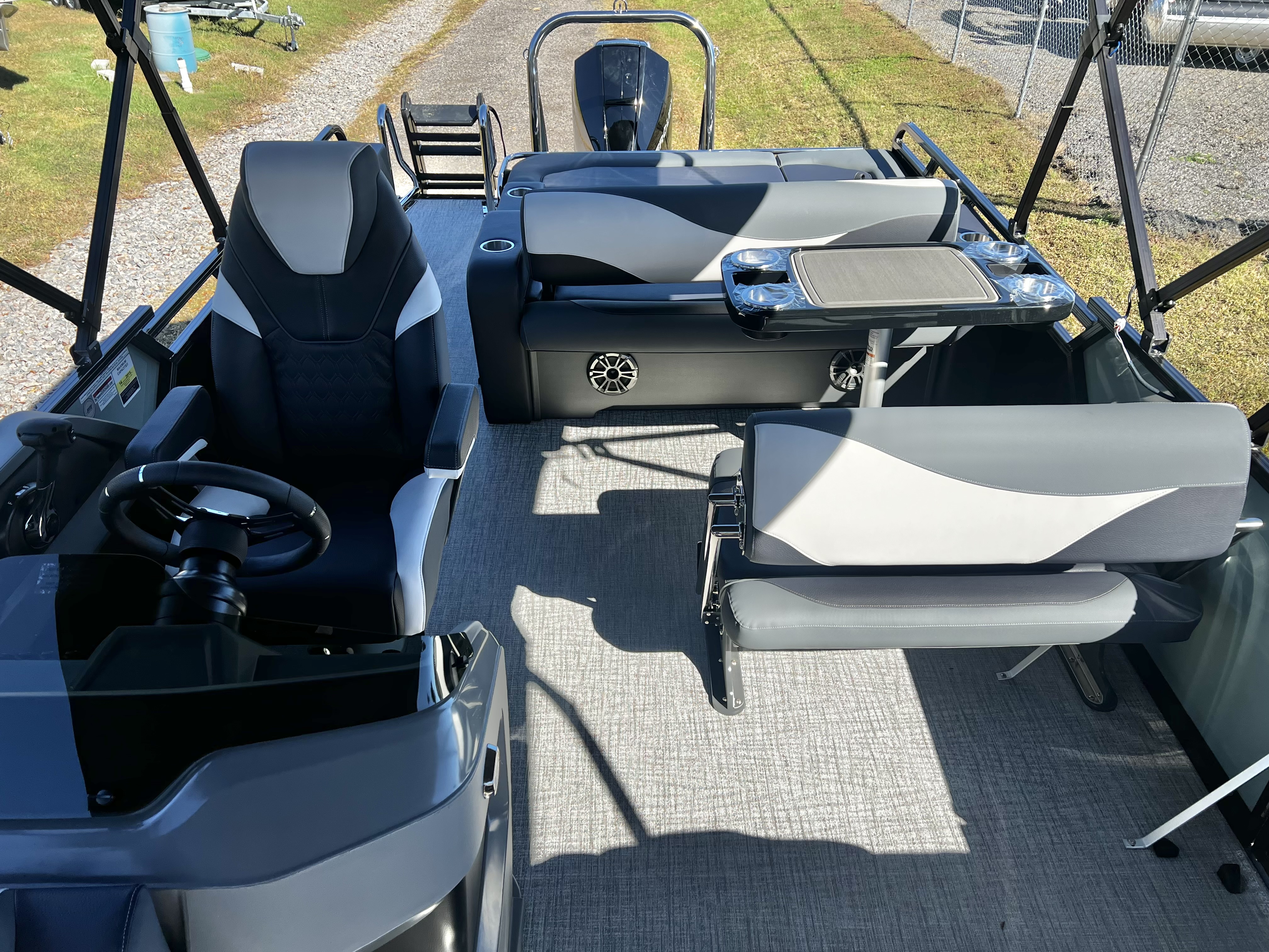 2026 Avalon LSZ 25' Entertainer Triple-Toon - IN STOCK