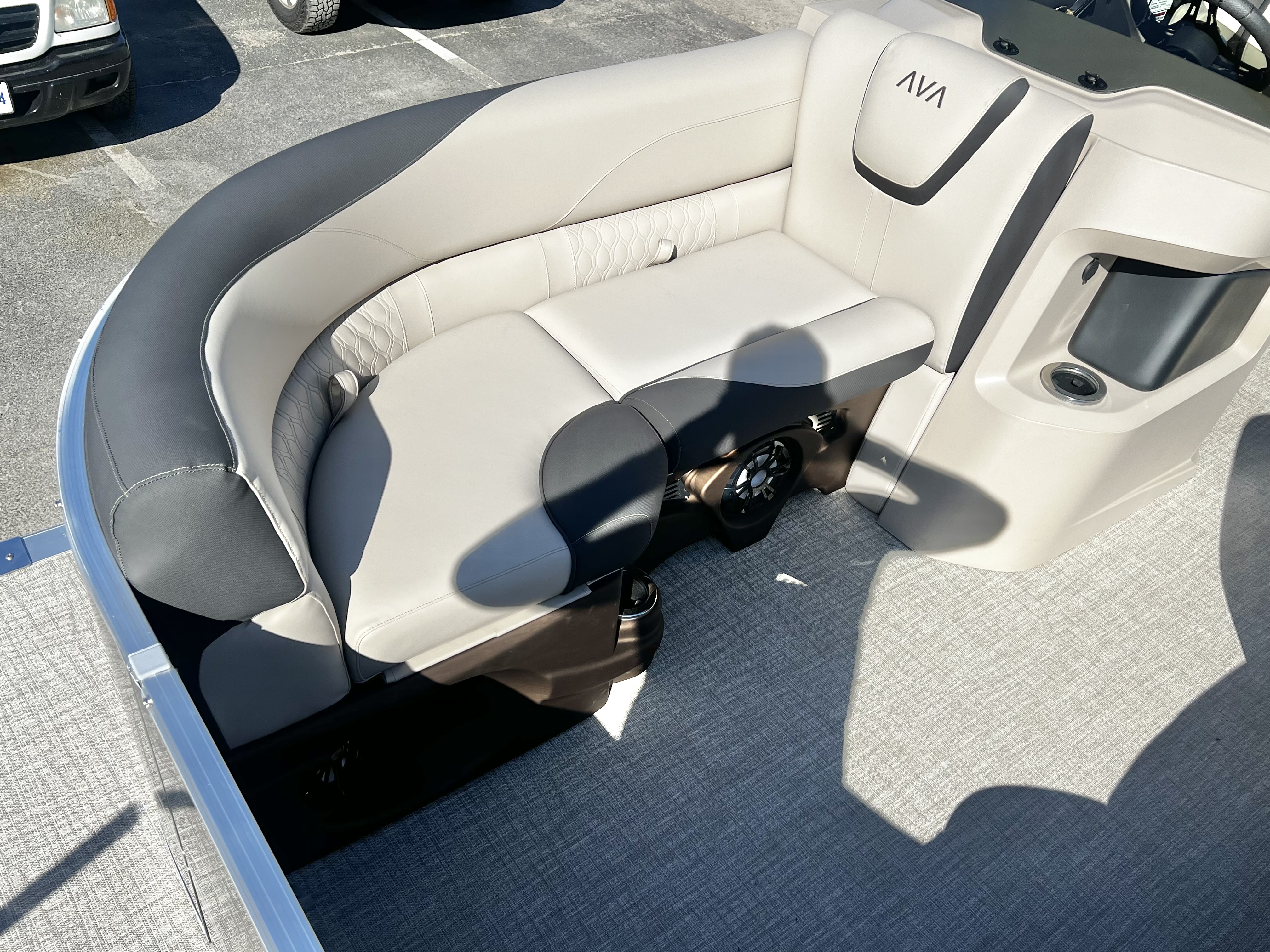 2026 Avalon LSZ 23' Quad Lounge Triple-Toon - IN STOCK -  $73,559