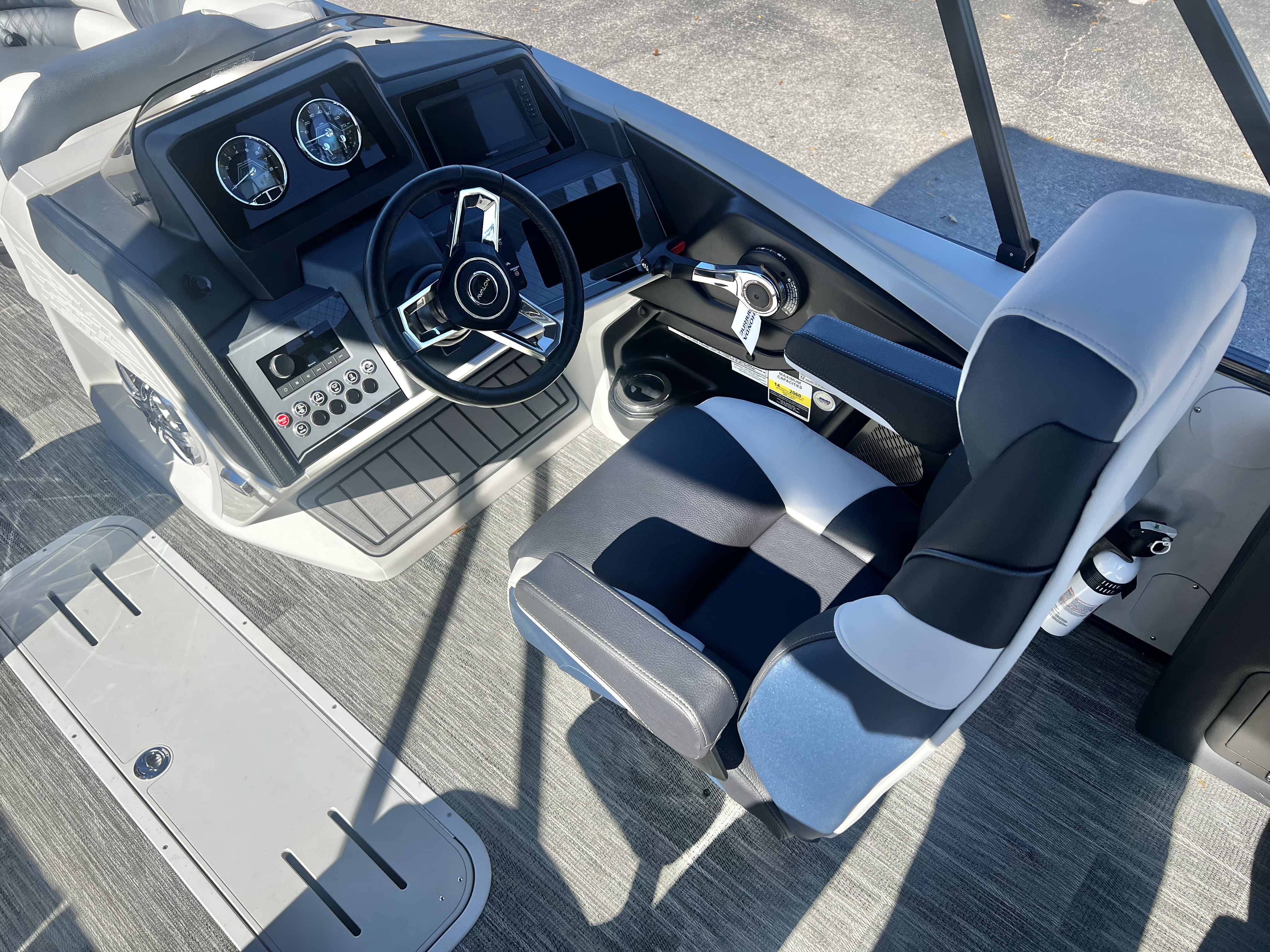 2026 Avalon Catalina 23' Versatile Rear Bench Triple-Toon - IN STOCK