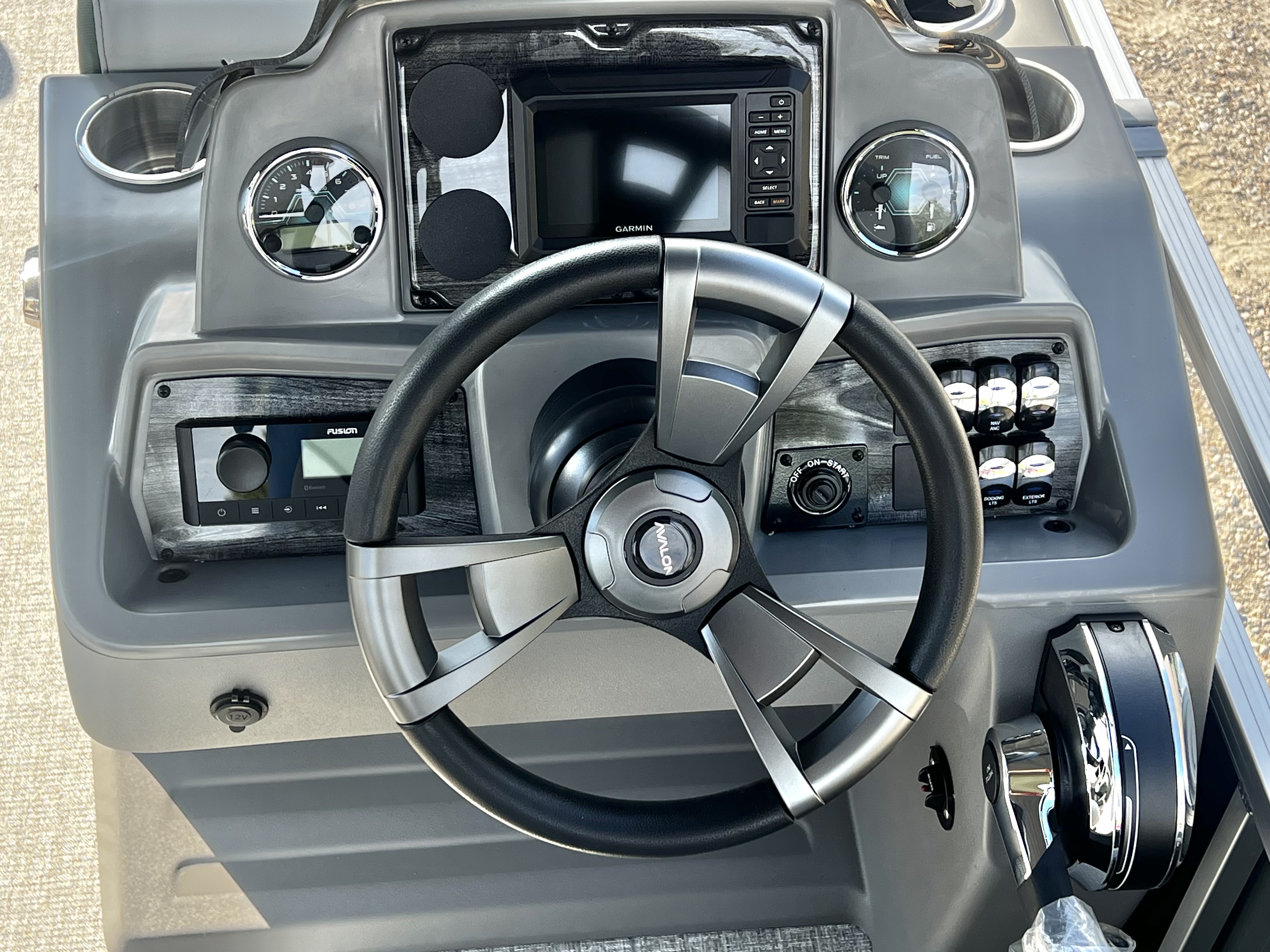 2027 Avalon Venture 85 23' Quad Lounge