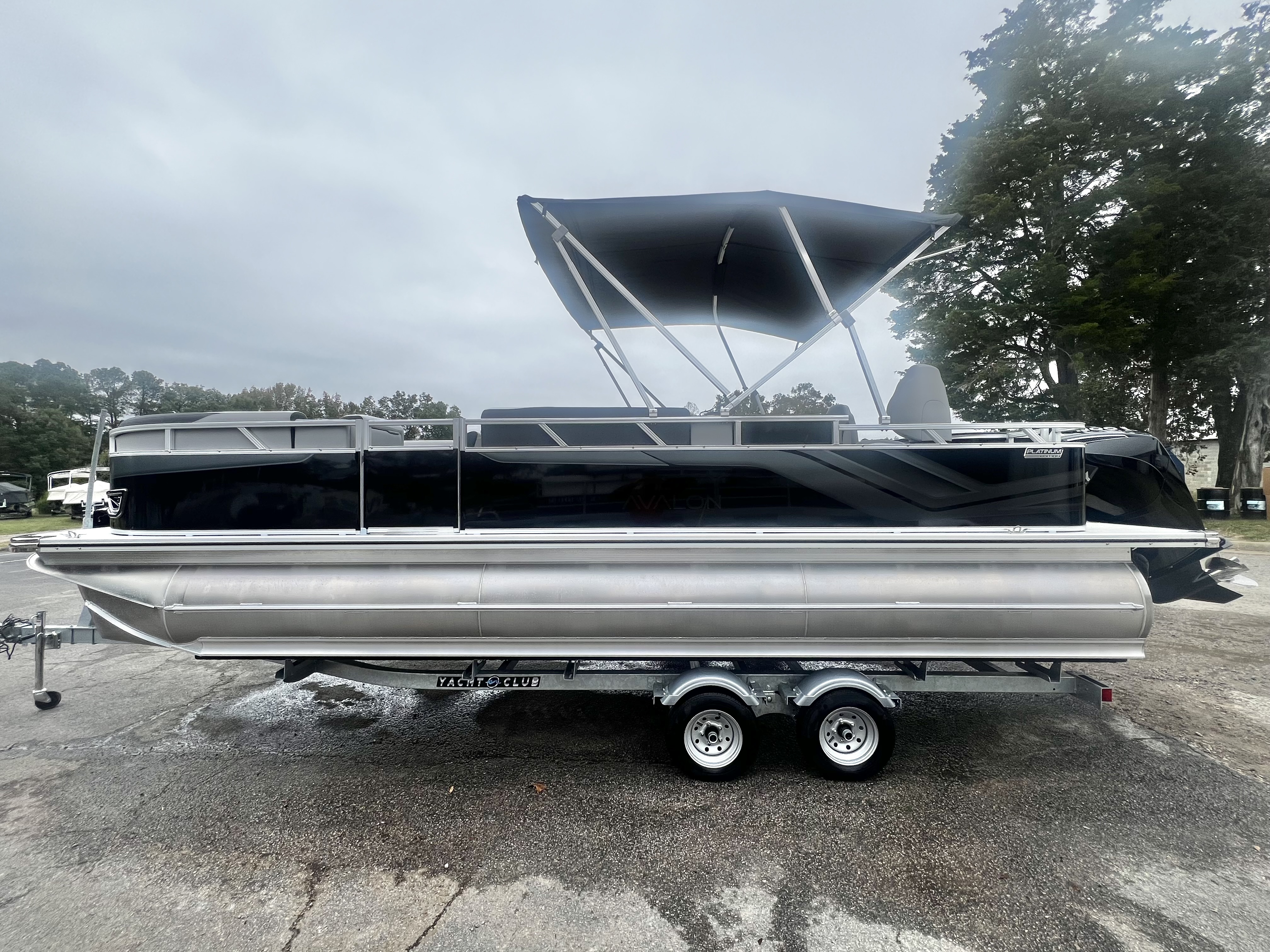 2026 Avalon Venture 85 23' Rear Fish Triple-Toon - IN STOCK