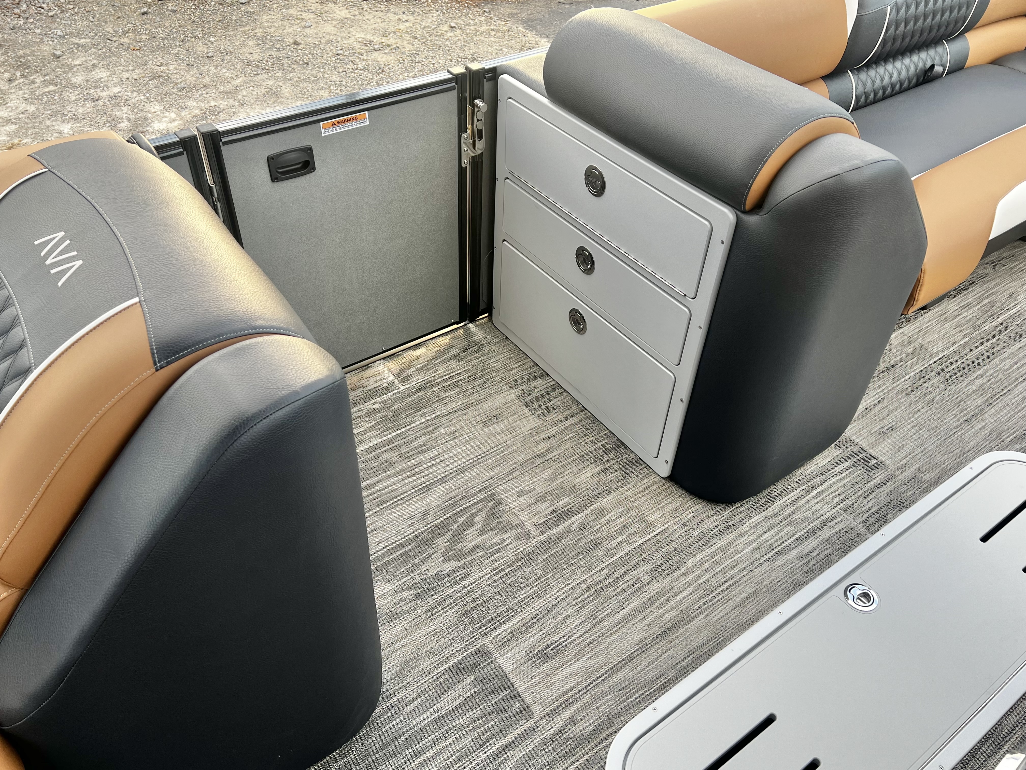 2026 Avalon Excalibur LTD 25' Flex Lounge Triple-Toon - IN STOCK - $154,718