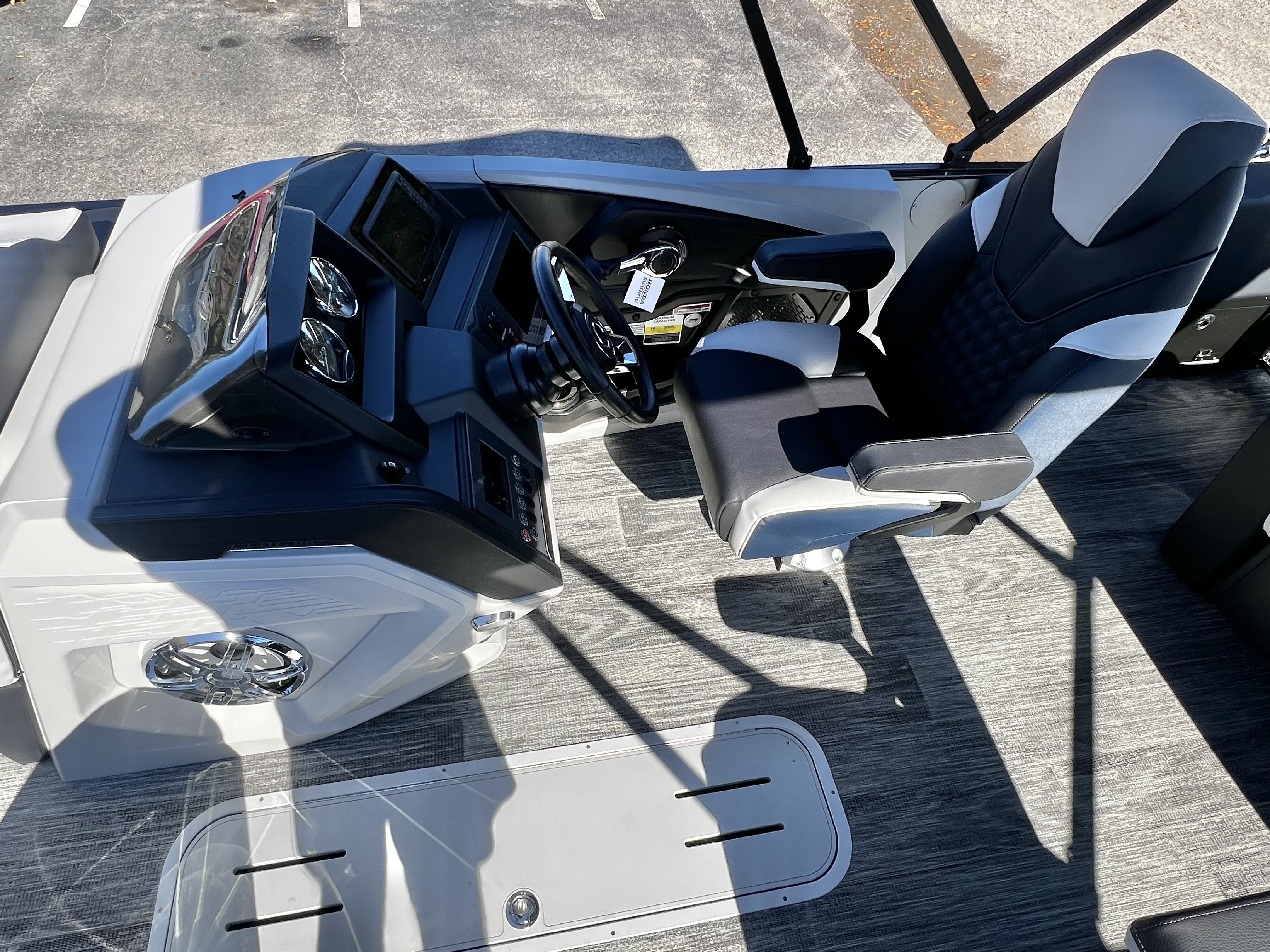 2026 Avalon Catalina 23' Versatile Rear Bench Triple-Toon - IN STOCK