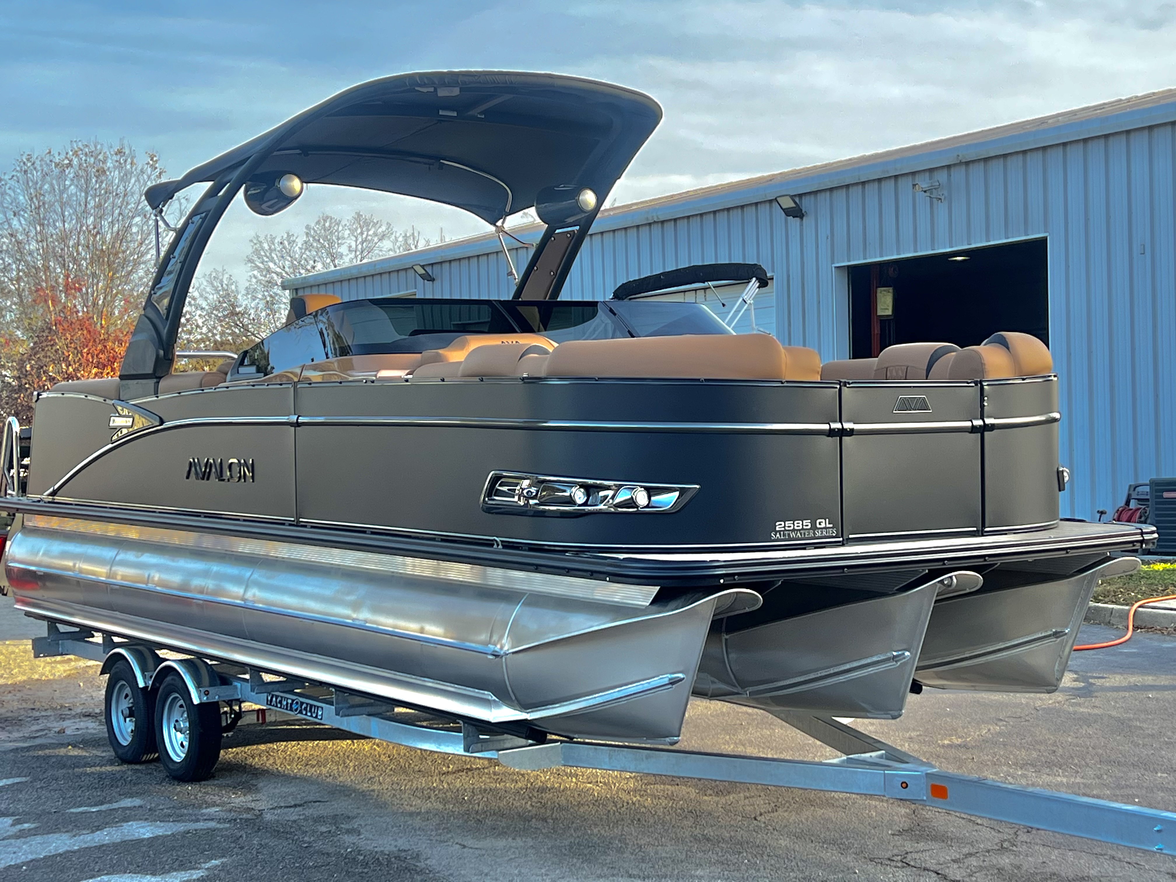 2026 Avalon Catalina 25' Quad Lounge Windshield Triple-Toon - IN STOCK - $123,990