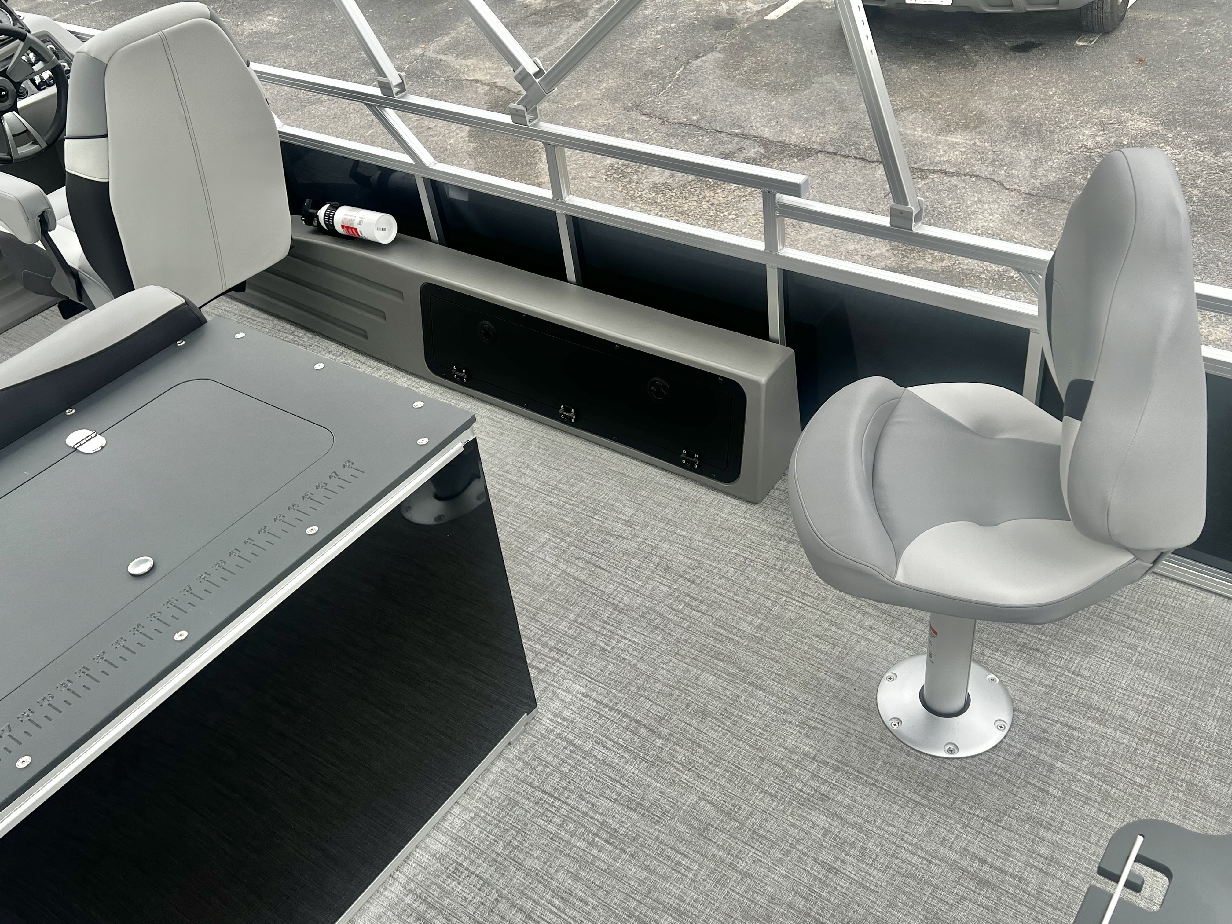 2026 Avalon Venture 85 23' Rear Fish Triple-Toon - IN STOCK