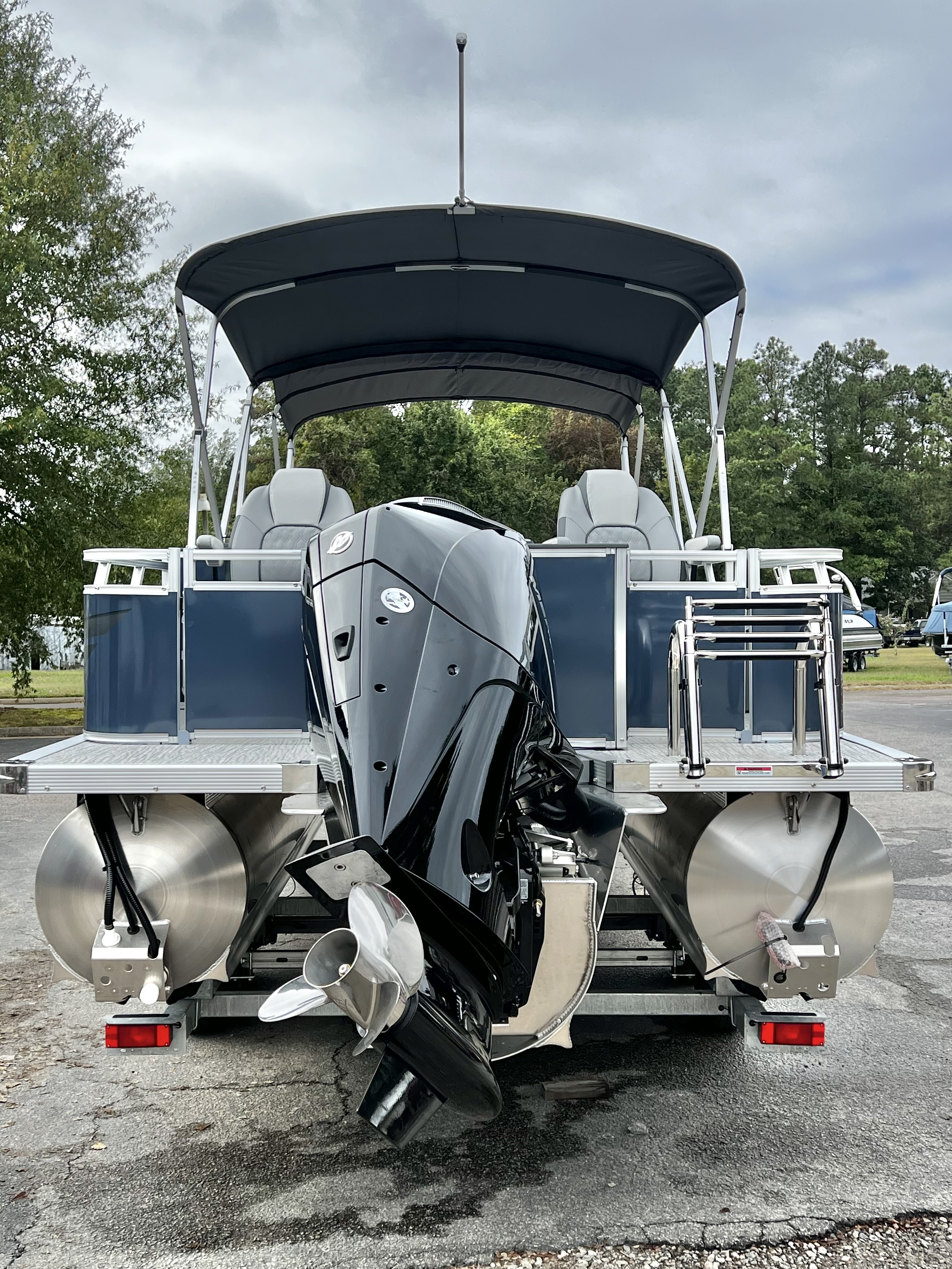 2026 Avalon Venture 85 25' Rear Fish Triple-Toon - IN STOCK
