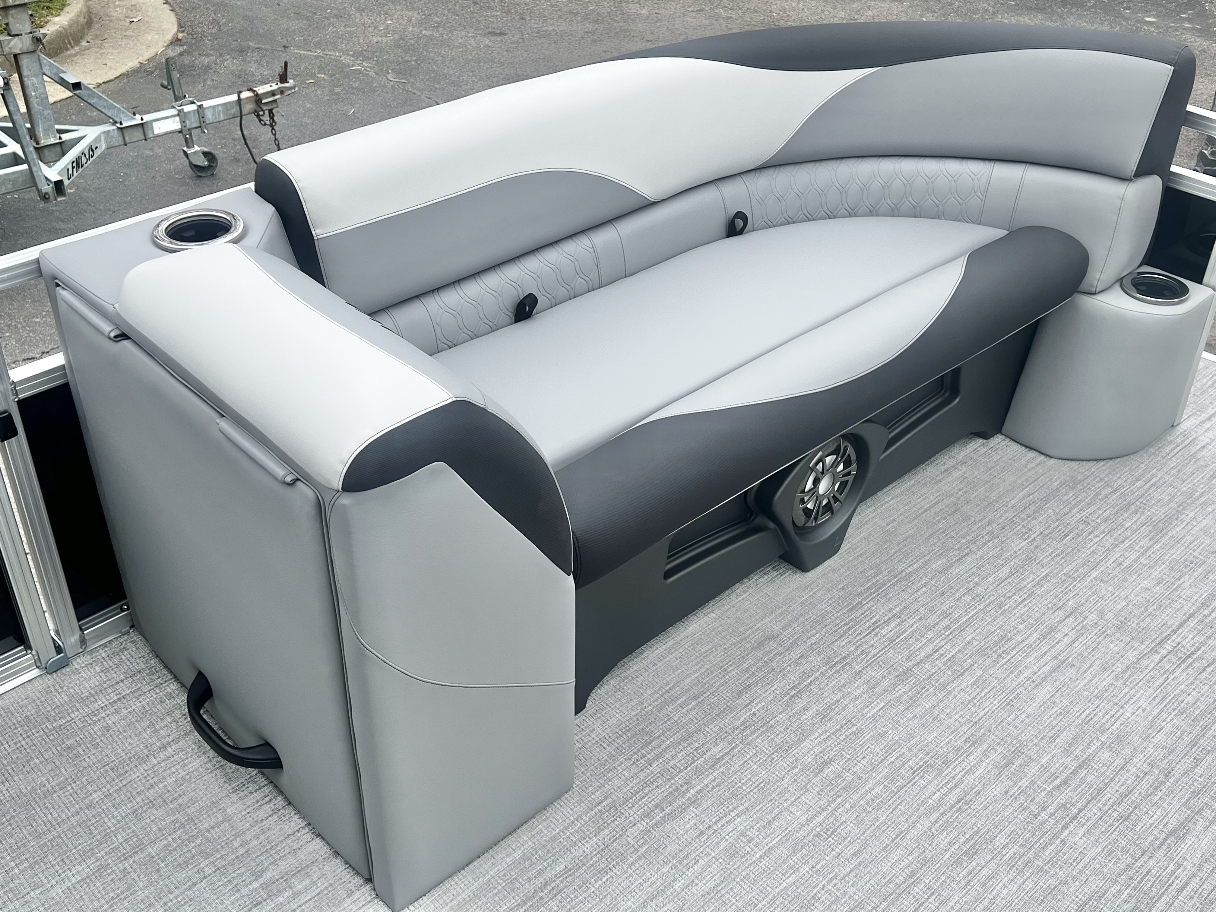 2026 Avalon Venture 85 23' Rear Fish Triple-Toon - IN STOCK