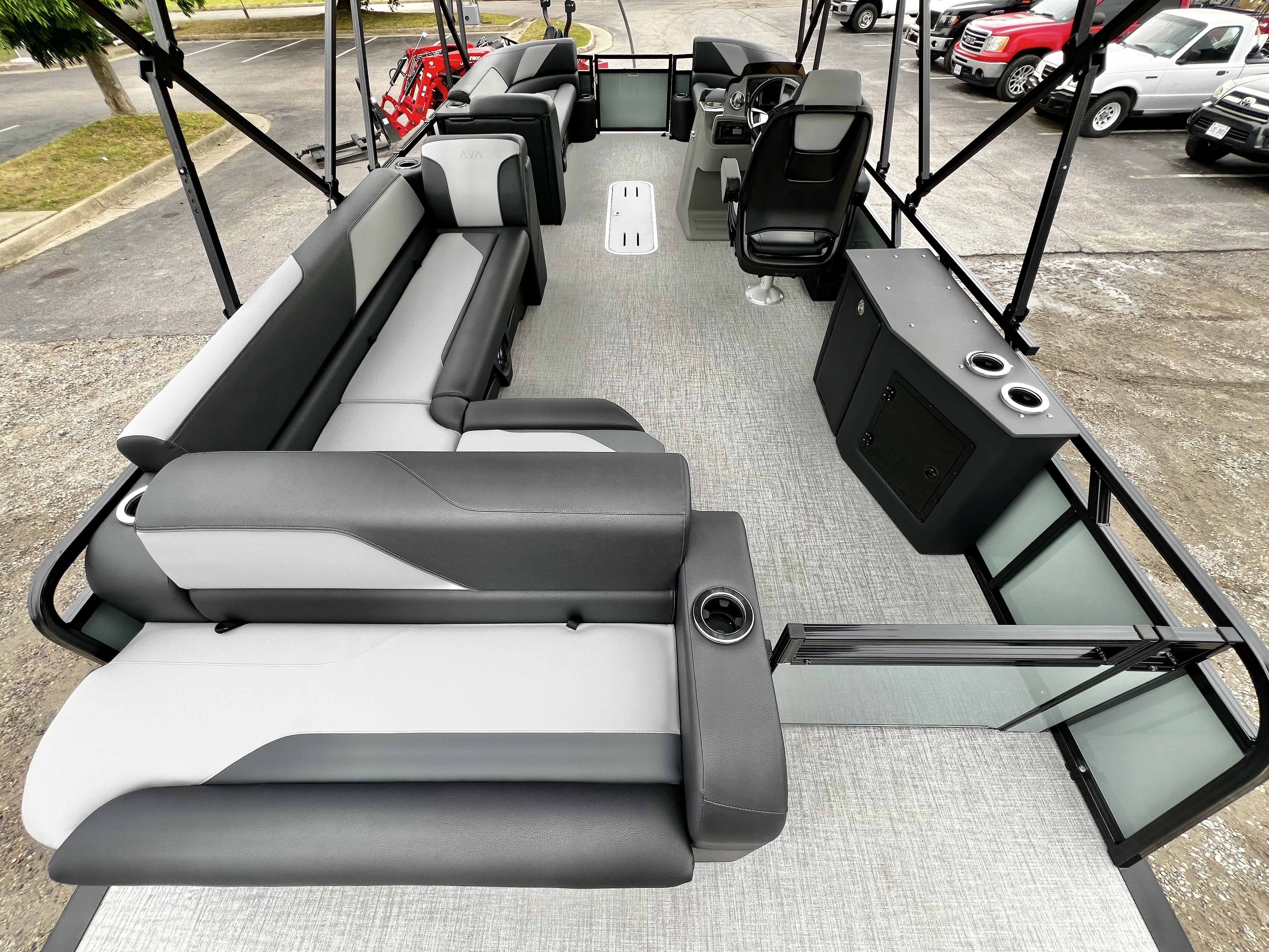 2026 Avalon Venture 85 25' Cruise Rear Bench Triple-Toon - IN STOCK - $78,637