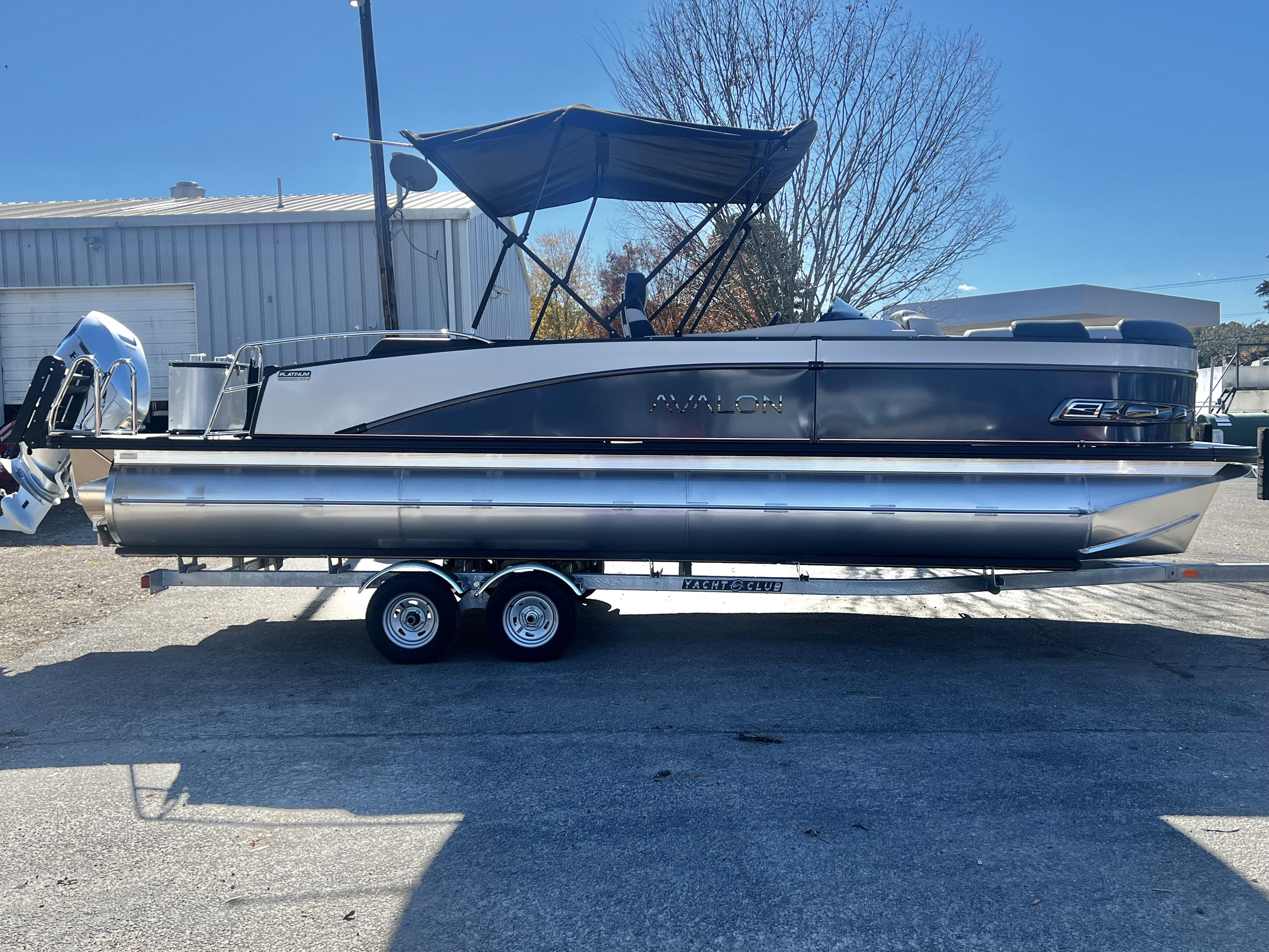 2026 Avalon Catalina 23' Versatile Rear Bench Triple-Toon - IN STOCK