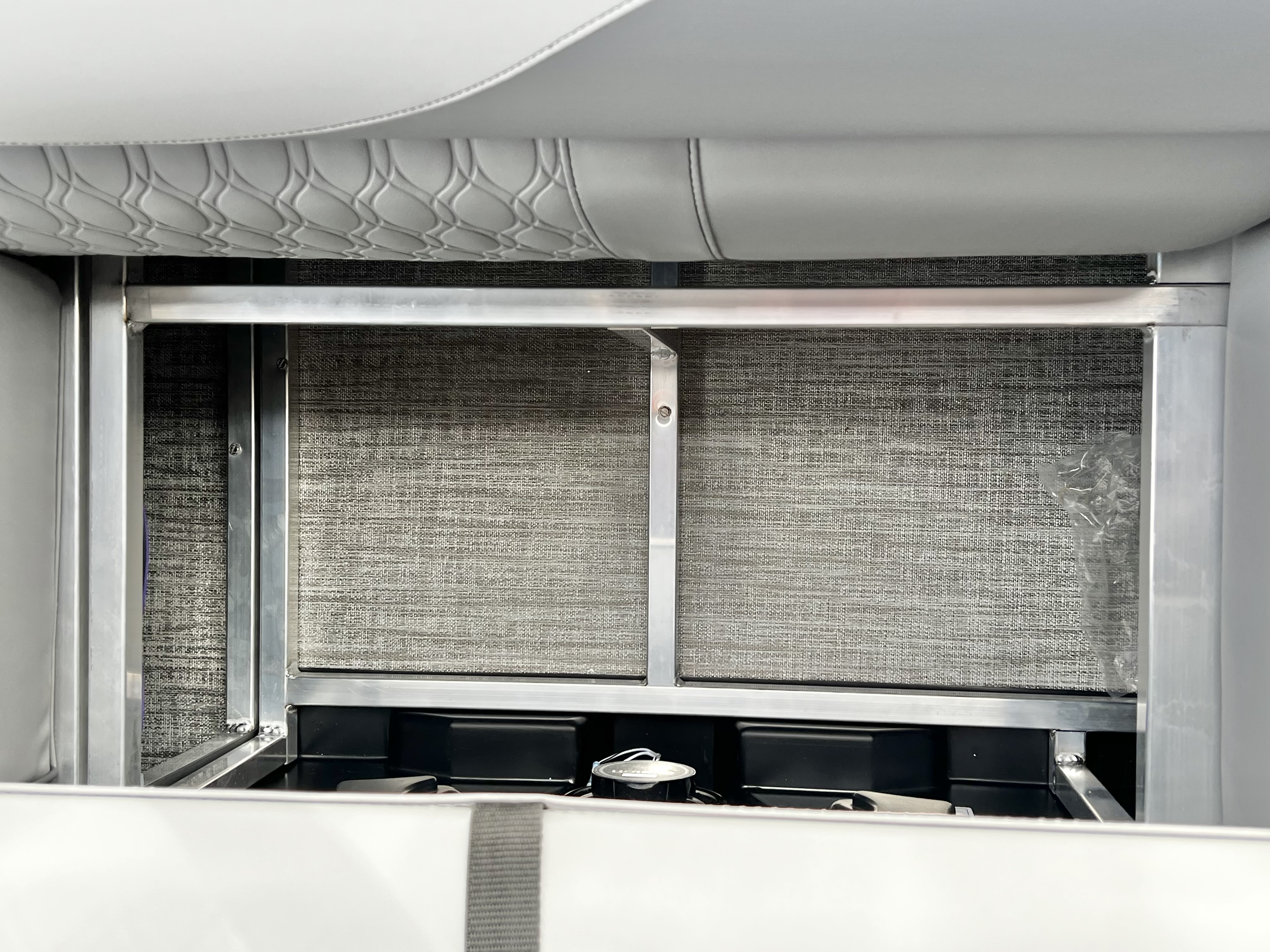 2026 Avalon Venture 85 25' Rear Fish Triple-Toon - IN STOCK