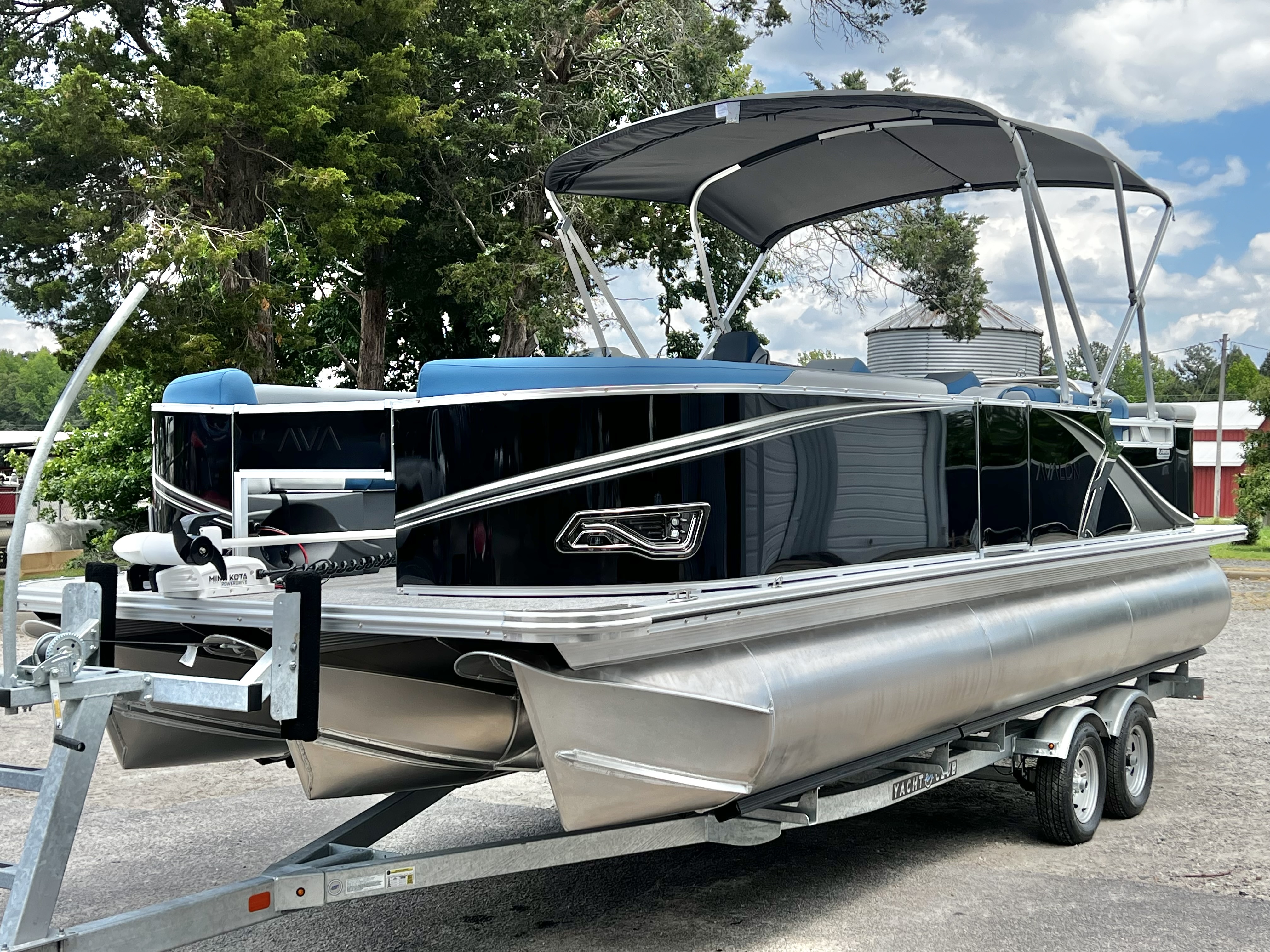 2026 Avalon LSZ 23' Cruise Triple-Toon - IN STOCK - $67,924