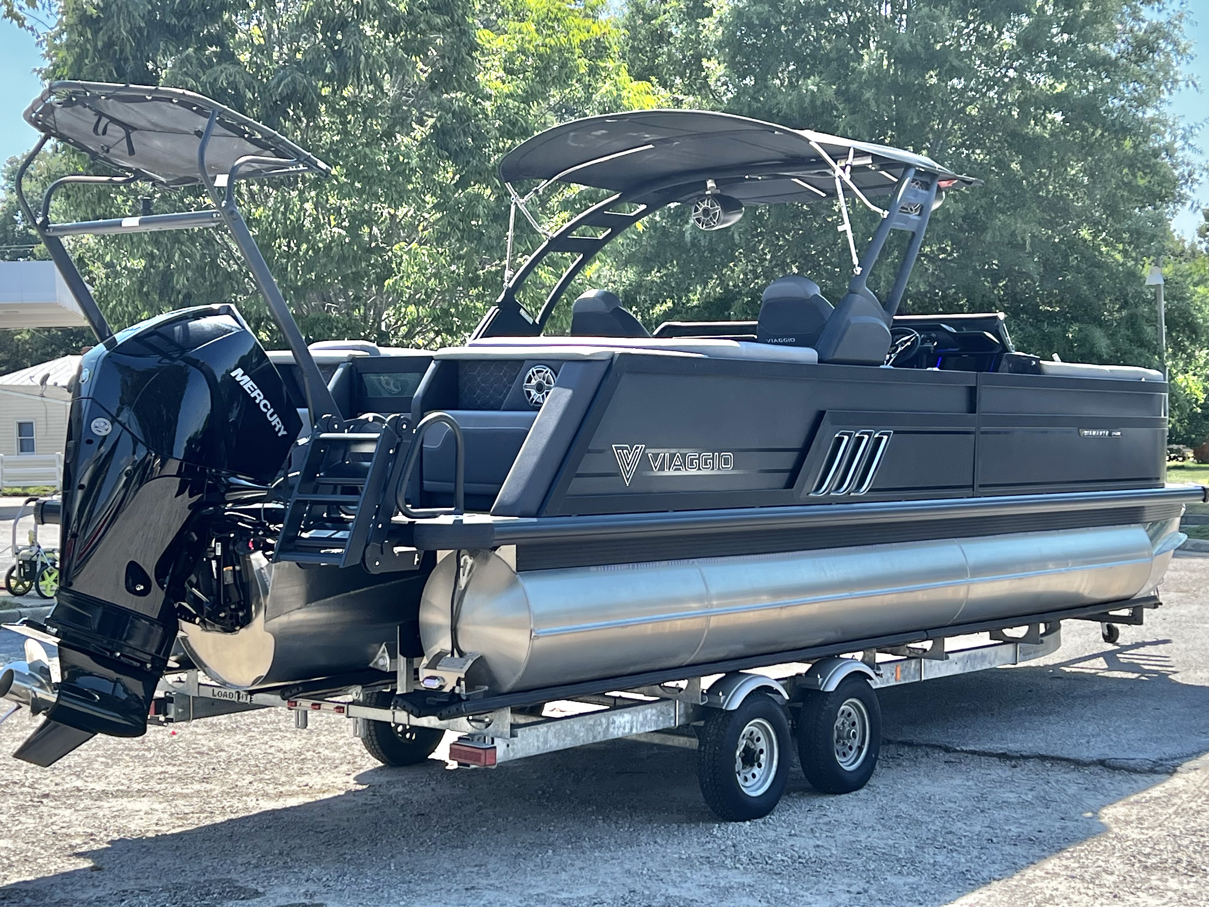 2025 Viaggio Diamante 24' UW A-T (Quad Lounge Windshield) - Triple Toon - IN STOCK - $138,995