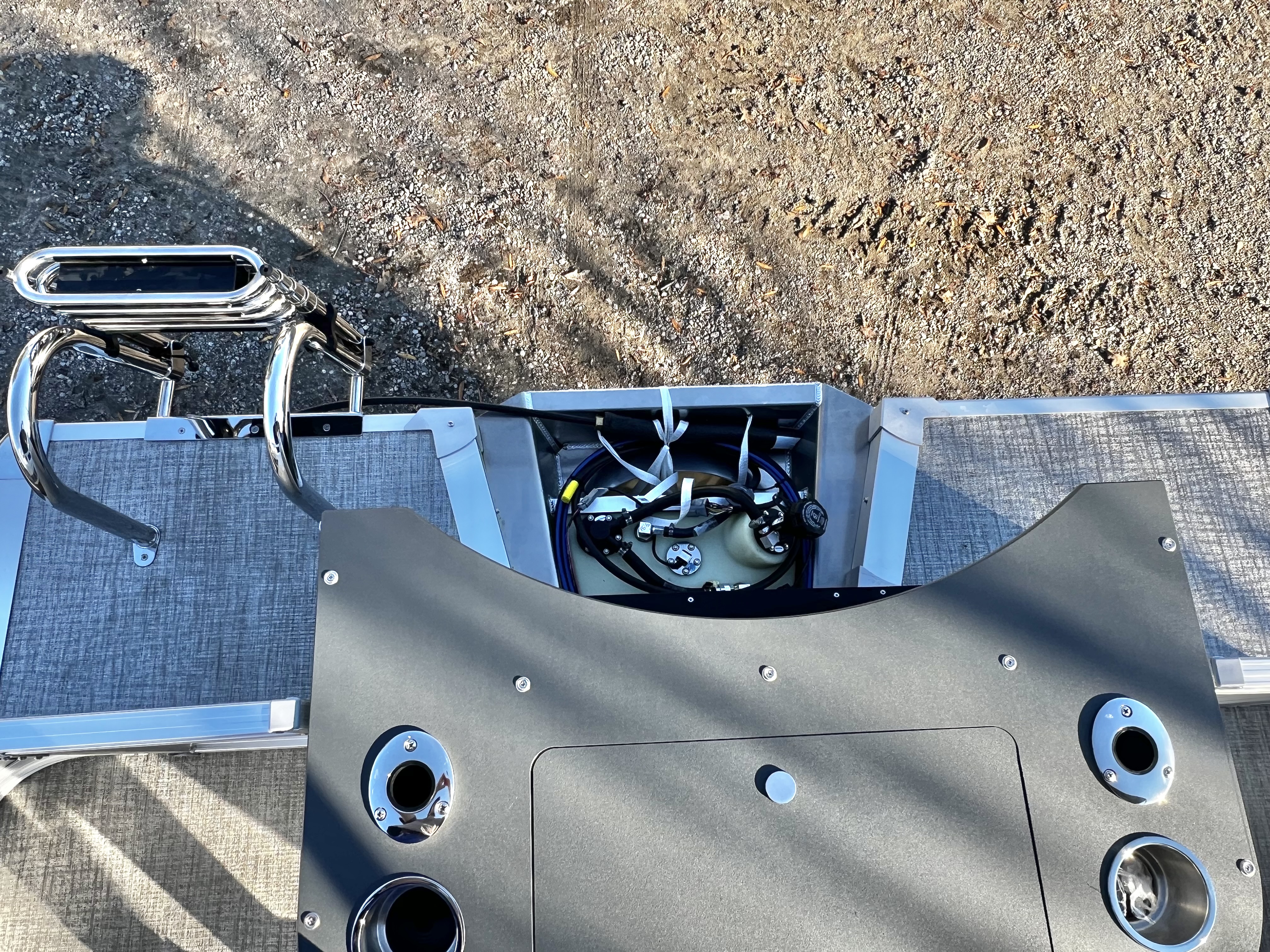 2026 Avalon Venture 85 23' Rear Fish - IN STOCK