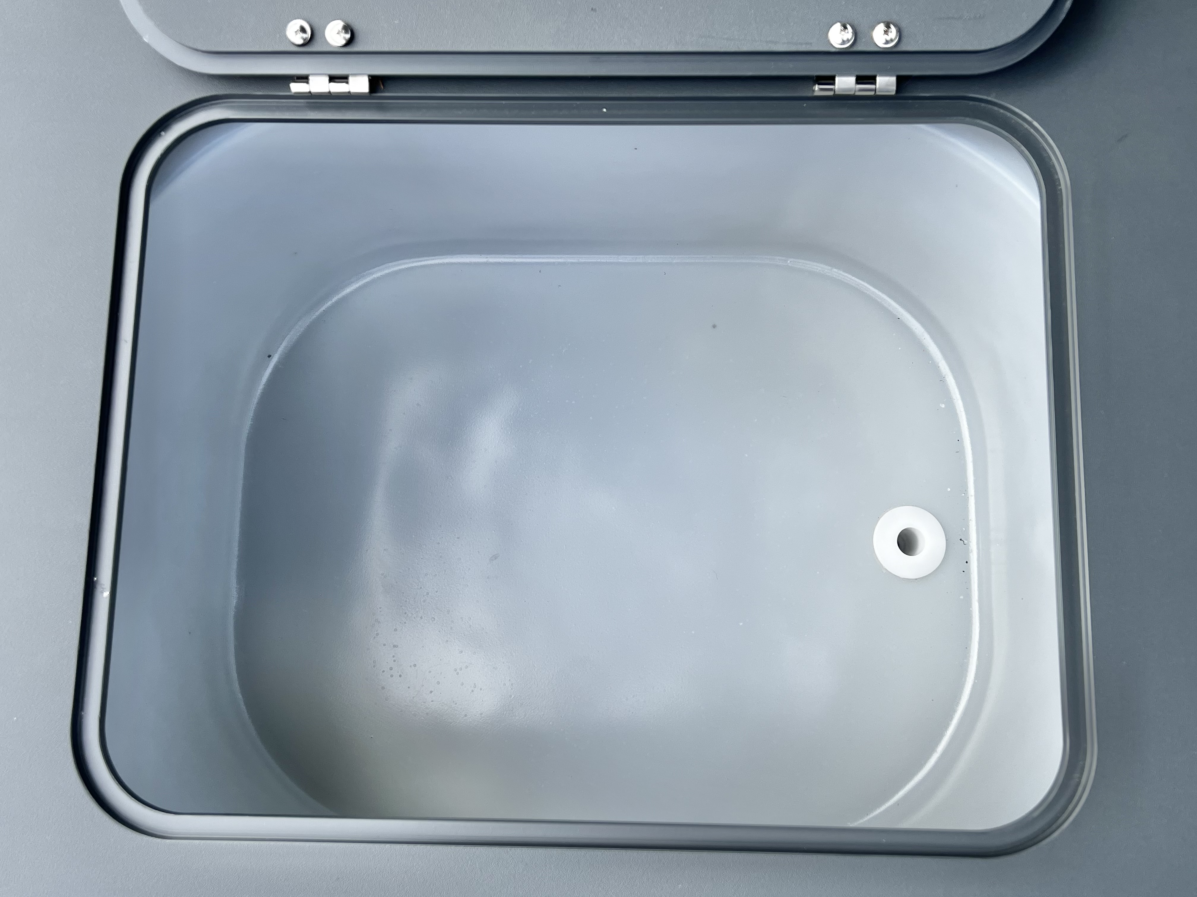 2026 Avalon Venture 85 25' Rear Fish Triple-Toon - IN STOCK