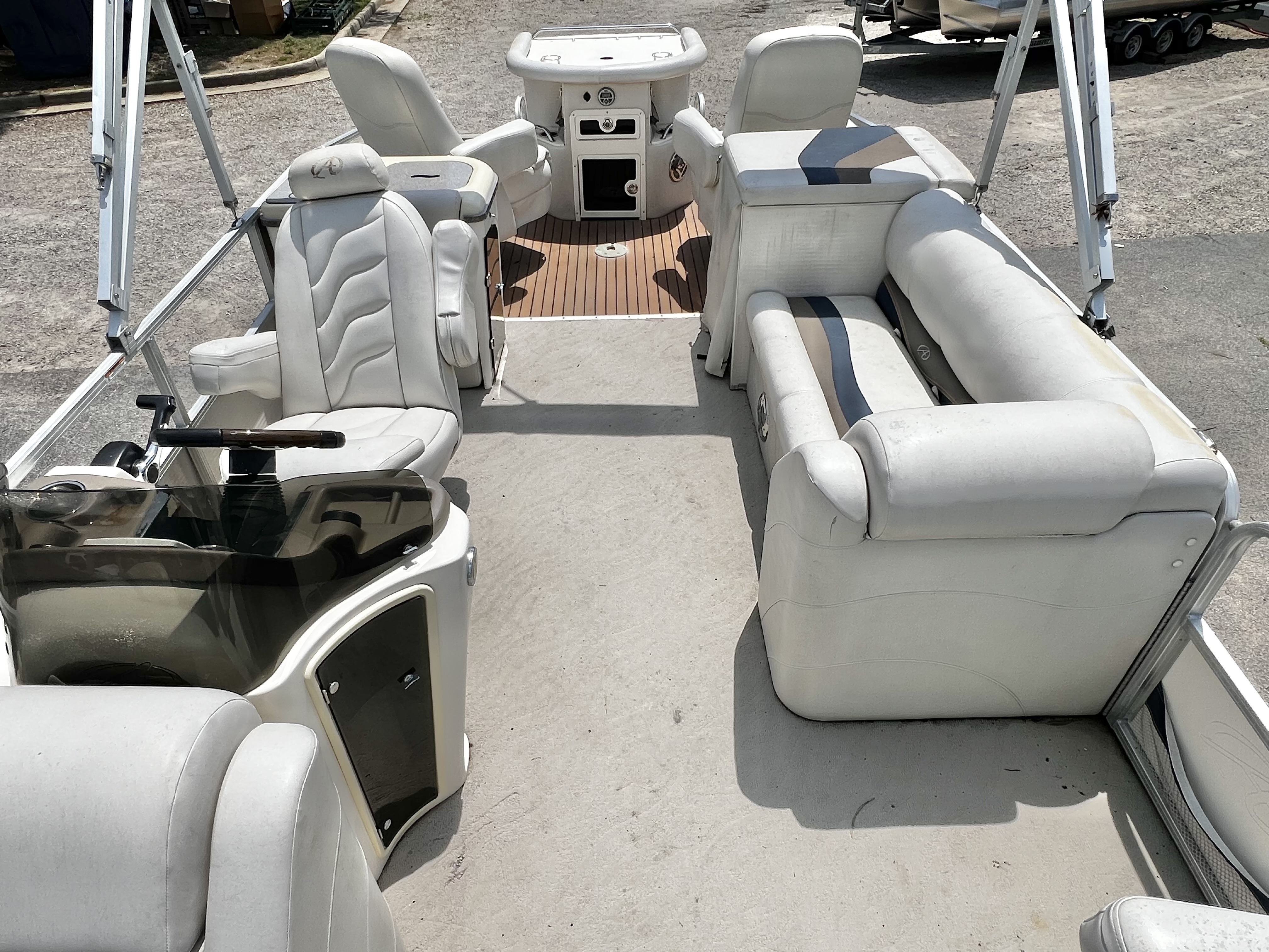 Used 2009 Avalon Paradise 26' Sandbar Triple-Toon - IN STOCK