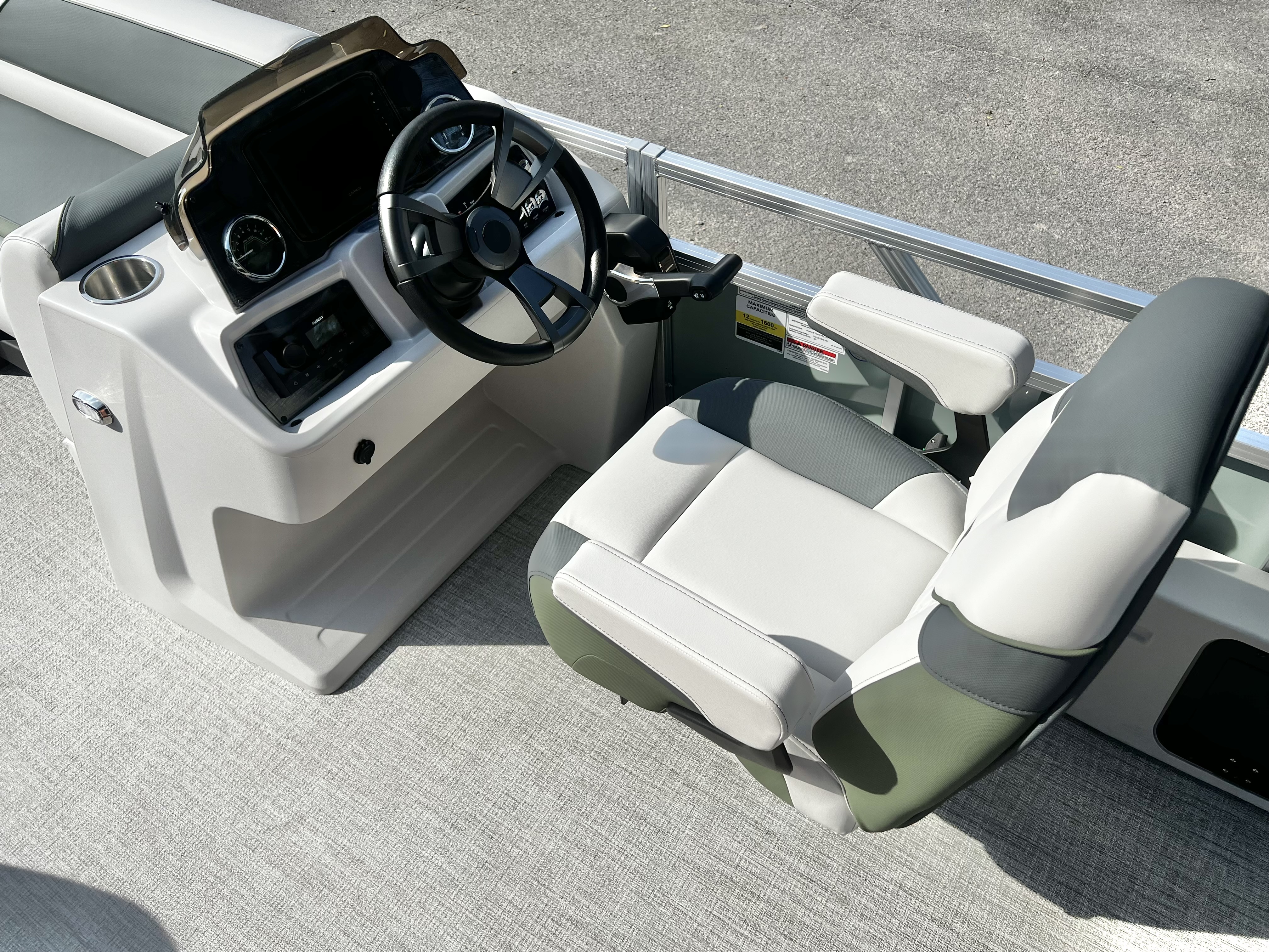 2027 Avalon Venture 85 23' Rear Fish Triple-Toon