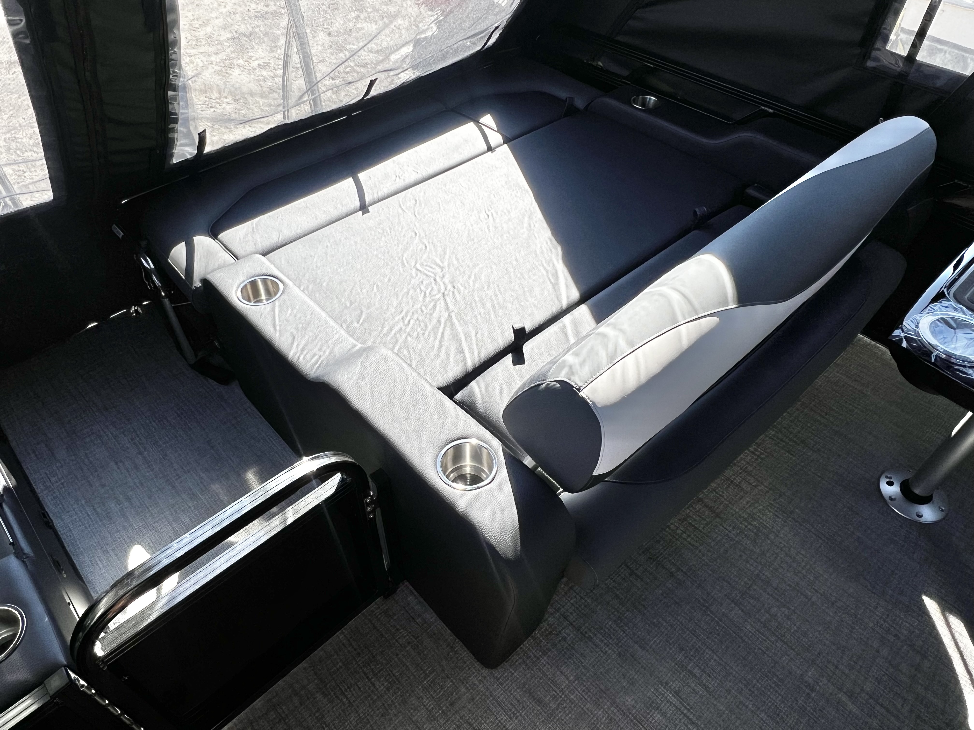 2026 Avalon LSZ 25' Entertainer Triple-Toon - IN STOCK