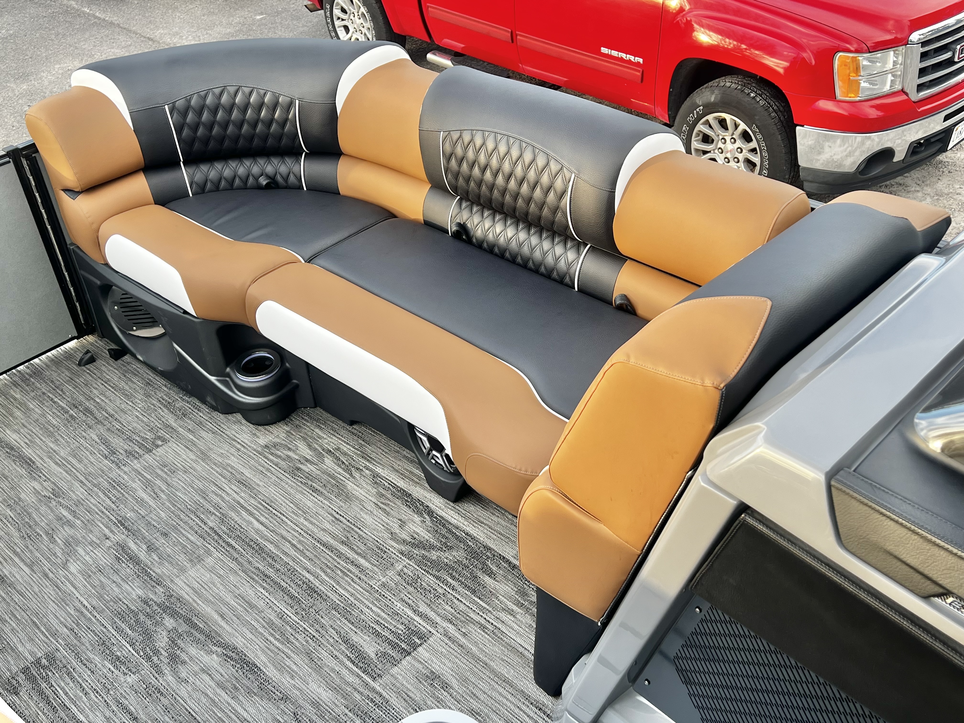 2026 Avalon Excalibur LTD 25' Flex Lounge Triple-Toon - IN STOCK - $154,718