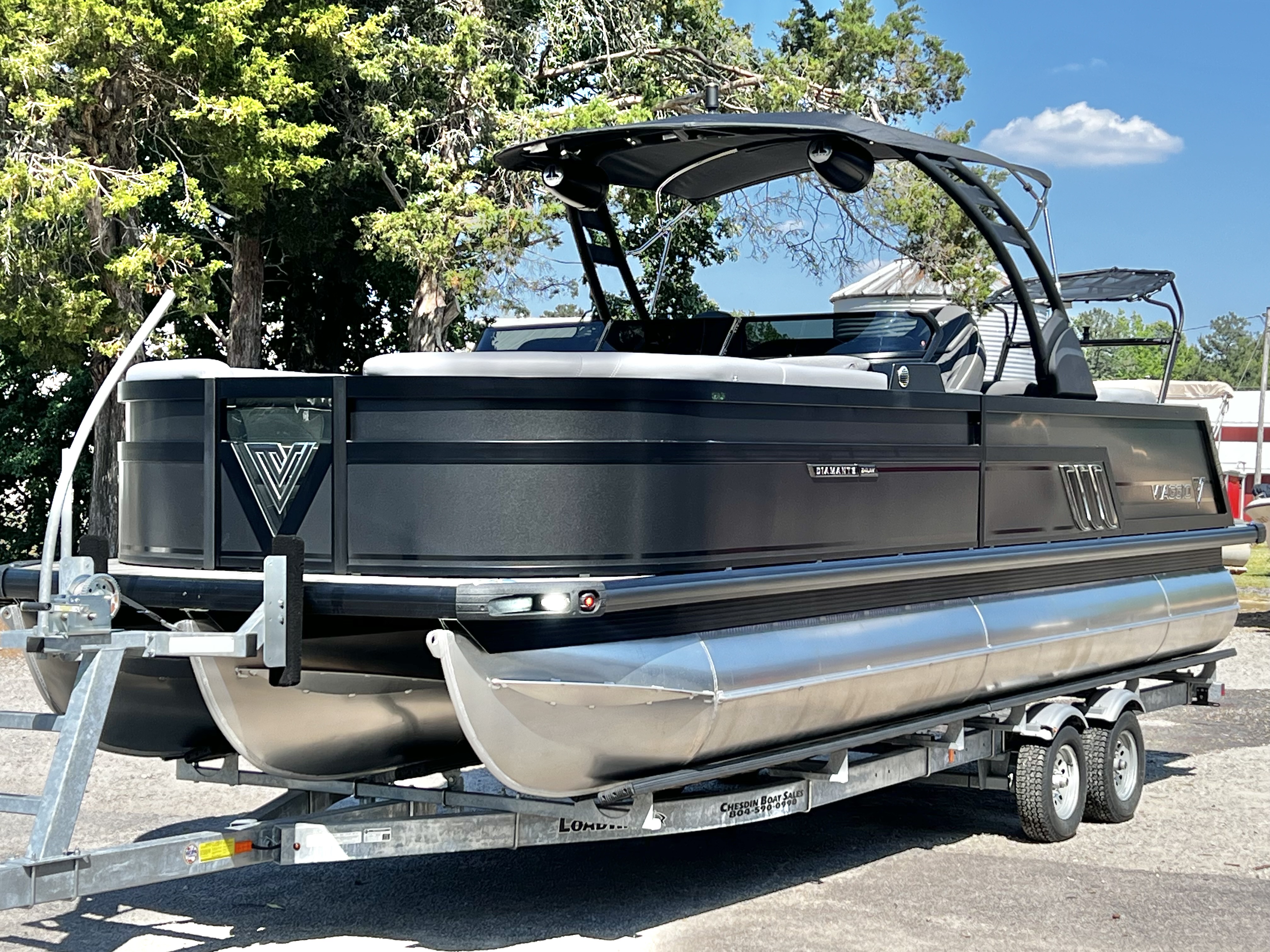 2025 Viaggio Diamante 24' UW A-T (Quad Lounge Windshield) - Triple Toon - IN STOCK - $138,995