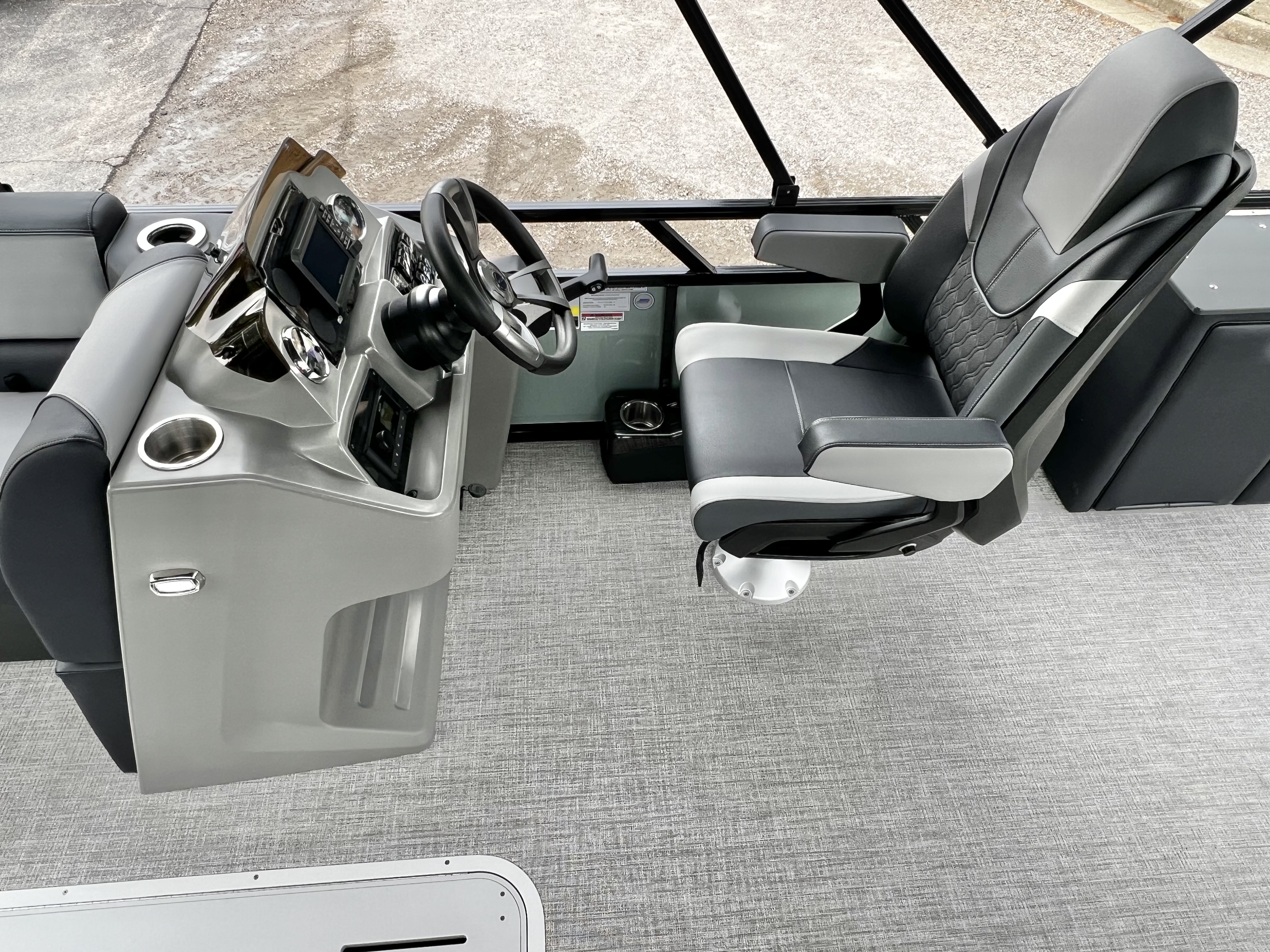 2026 Avalon Venture 85 25' Cruise Rear Bench Triple-Toon - IN STOCK - $78,637