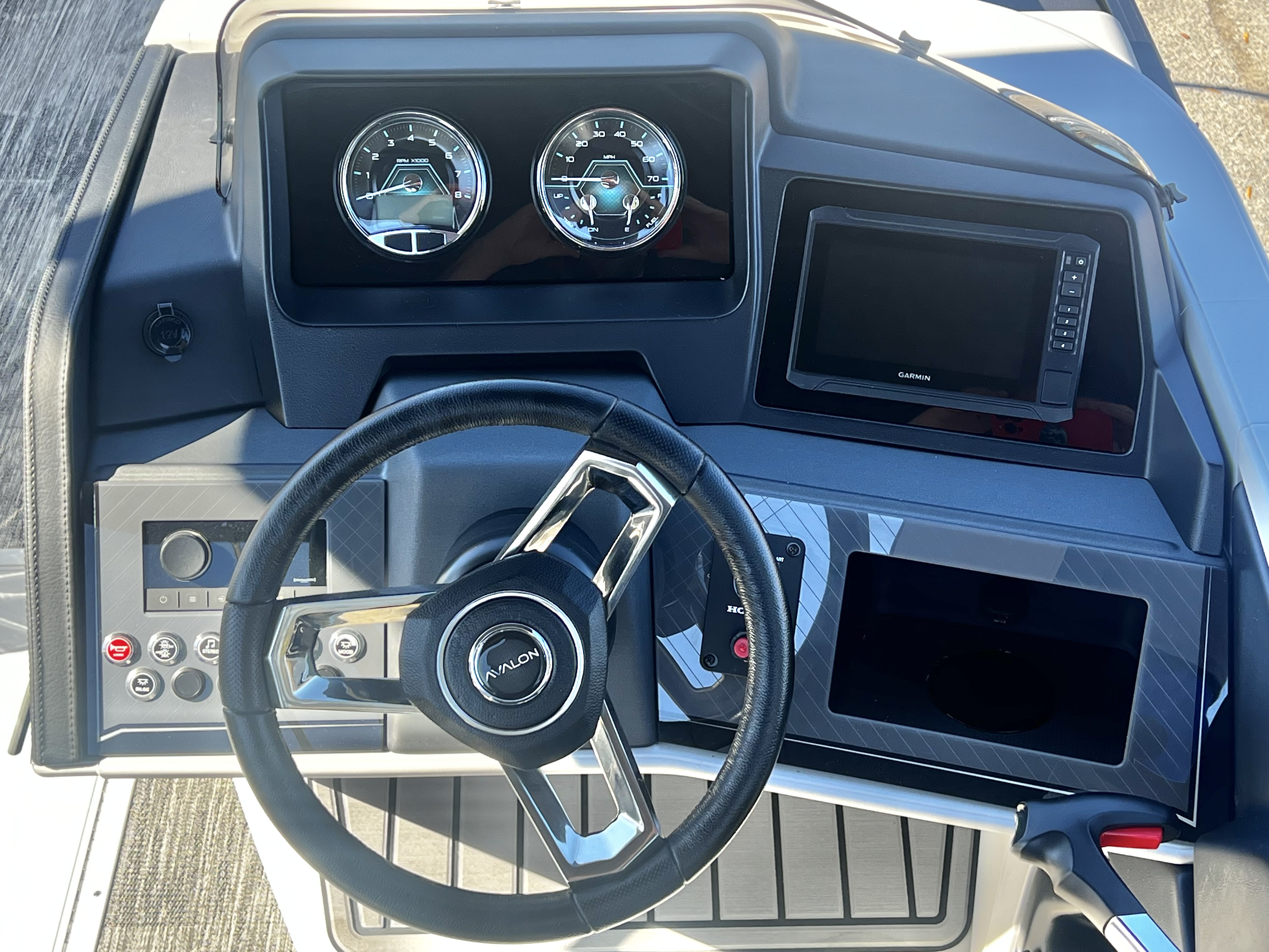 2026 Avalon Catalina 23' Versatile Rear Bench Triple-Toon - IN STOCK