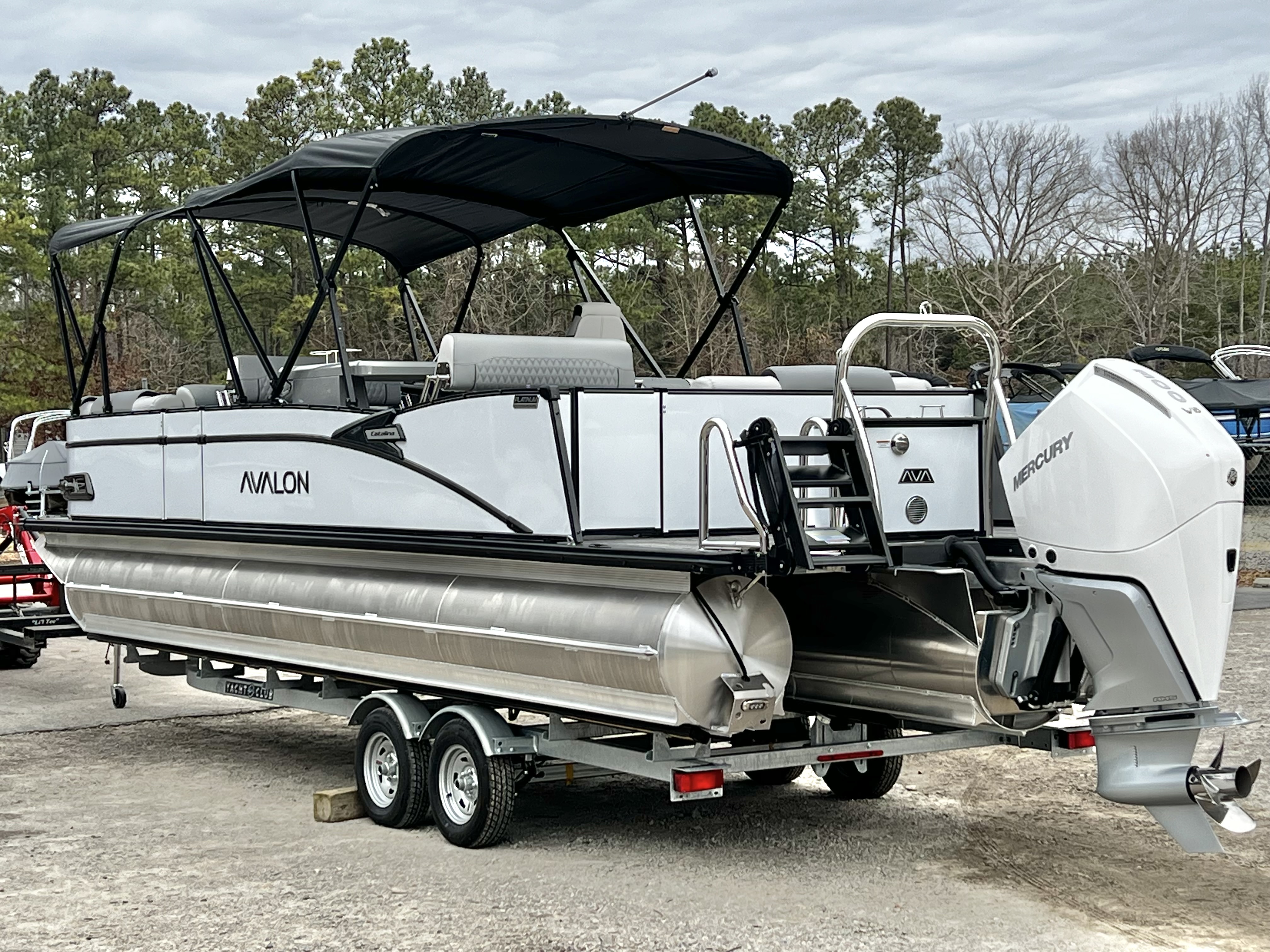 2026 Avalon Catalina 25' Entertainer Triple-Toon - IN STOCK - $109,467