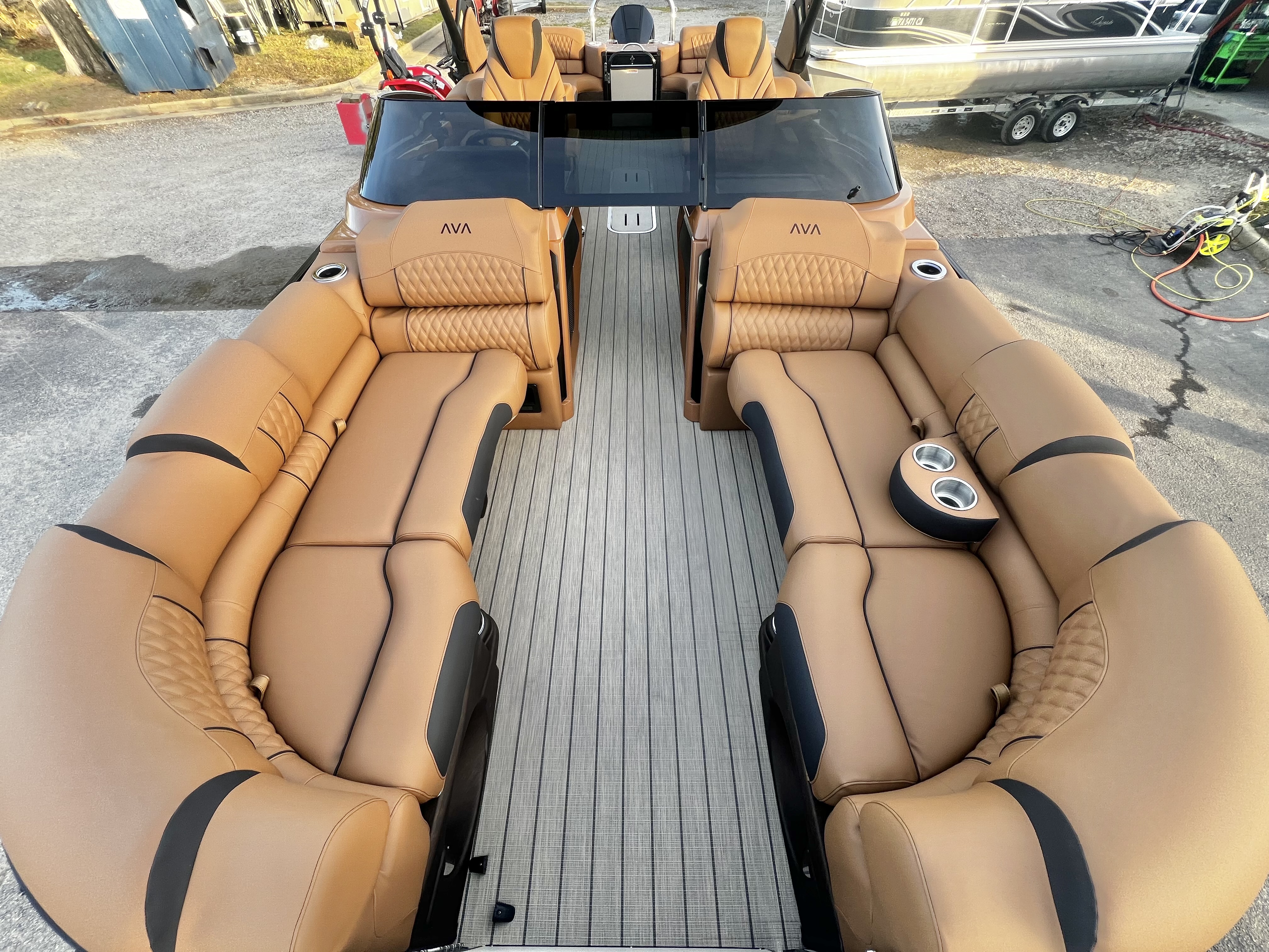 2026 Avalon Catalina 25' Quad Lounge Windshield Triple-Toon - IN STOCK - $123,990