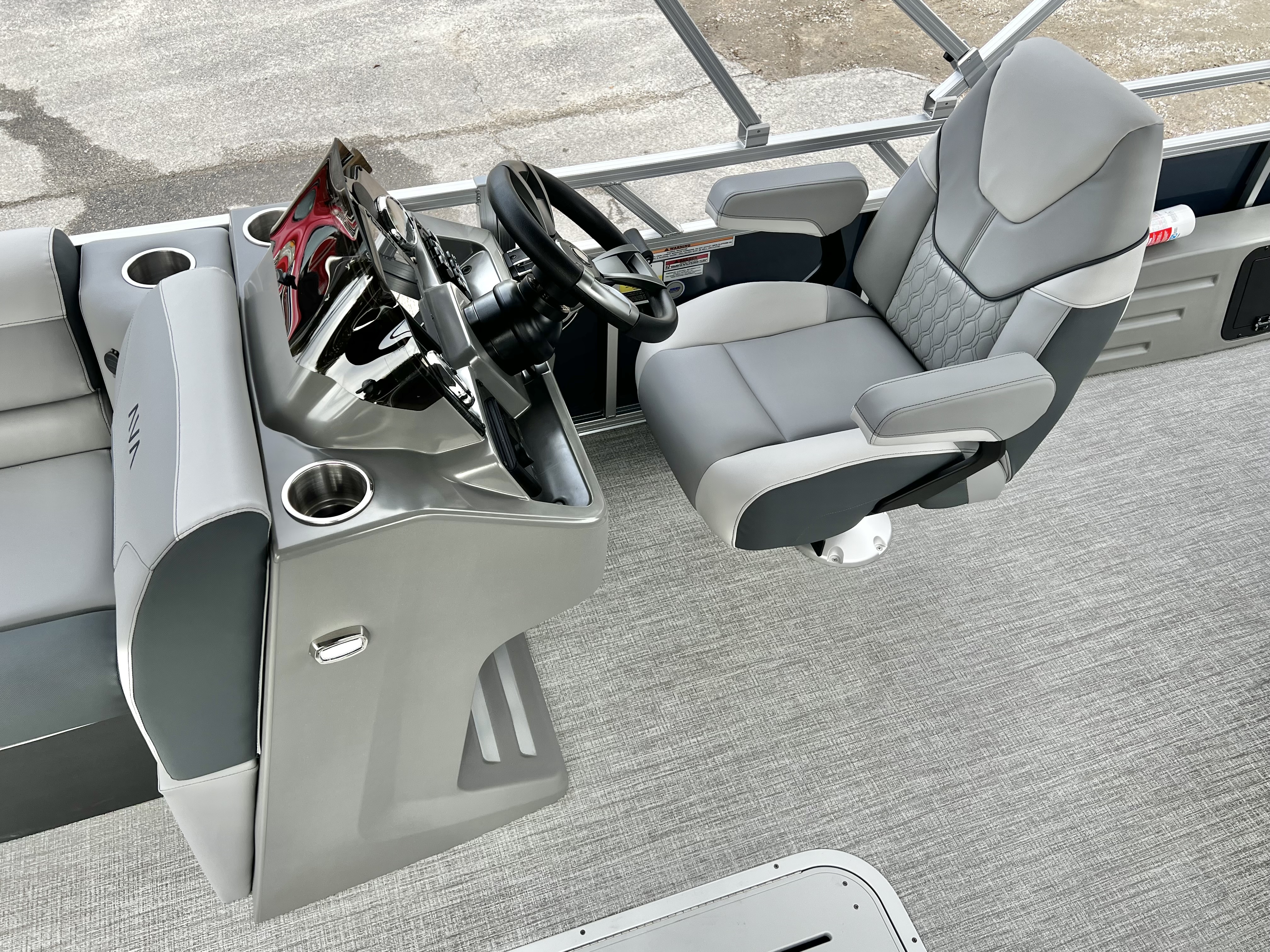 2026 Avalon Venture 85 25' Rear Fish Triple-Toon - IN STOCK