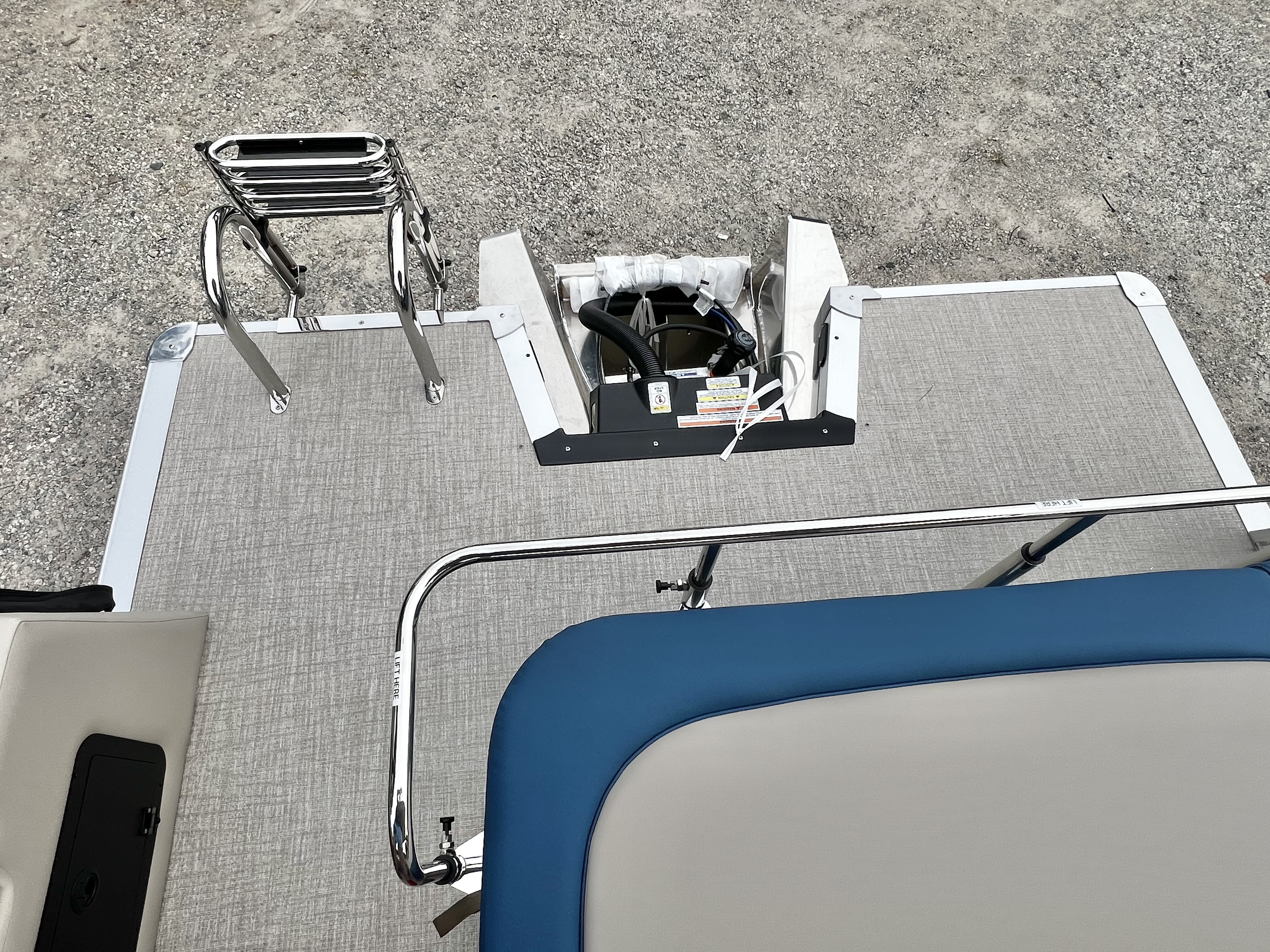2027 Avalon Venture 85 23' Versatile Rear Bench Triple-Toon