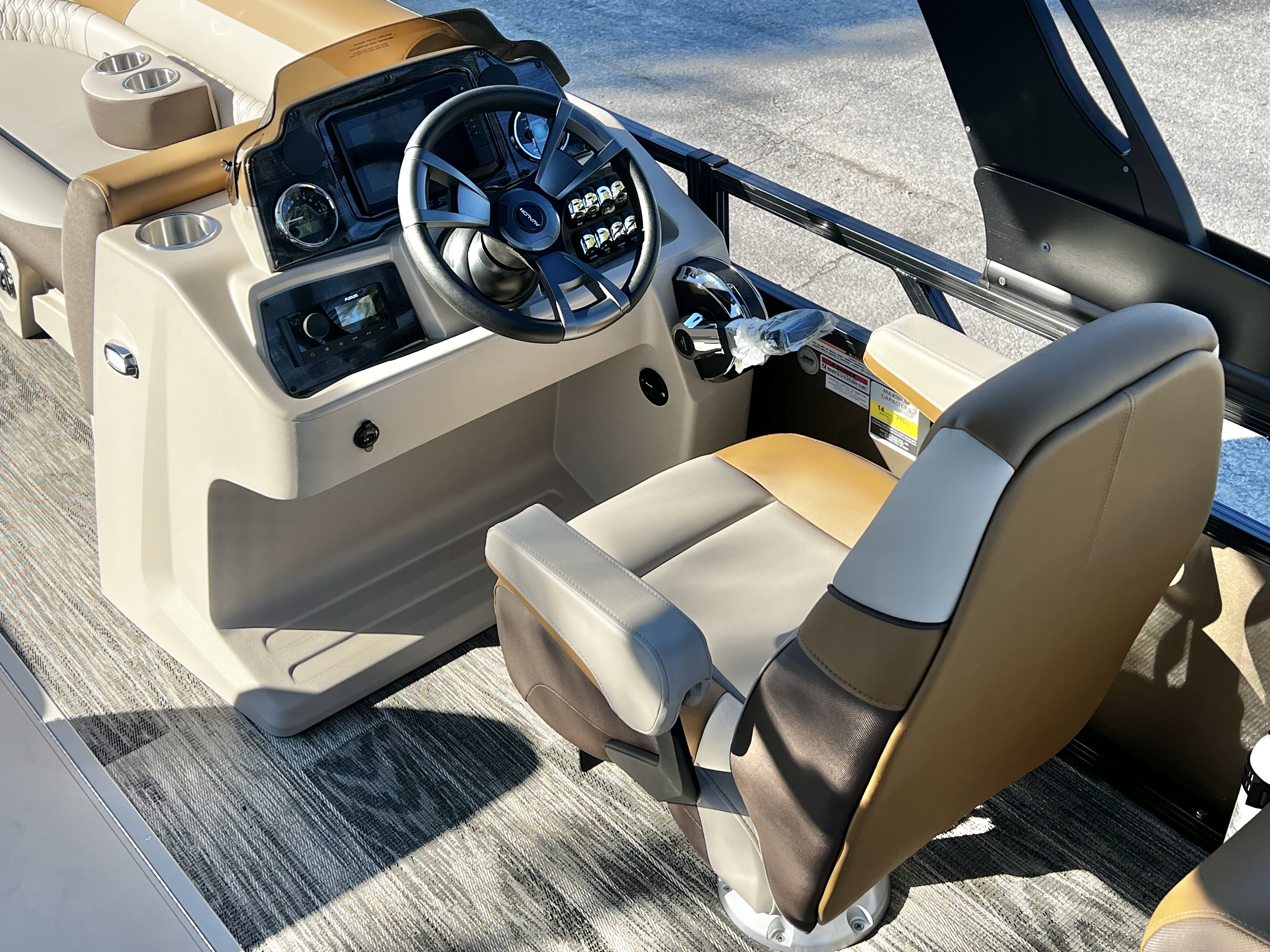 2026 Avalon Venture 85 25' Quad Lounge Triple-Toon - IN STOCK