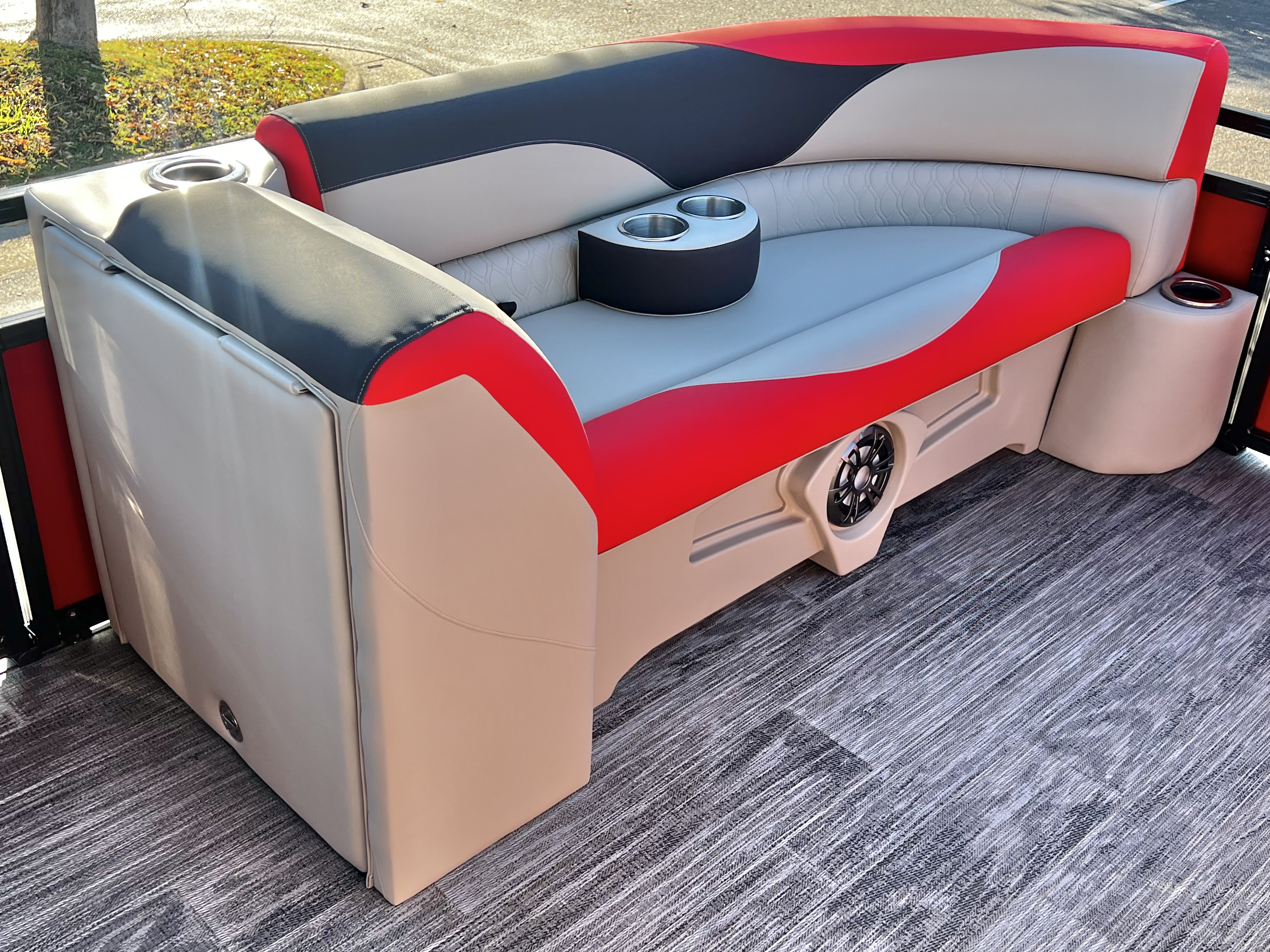 2026 Avalon Venture 85 23' Quad Lounge Triple-Toon - IN STOCK