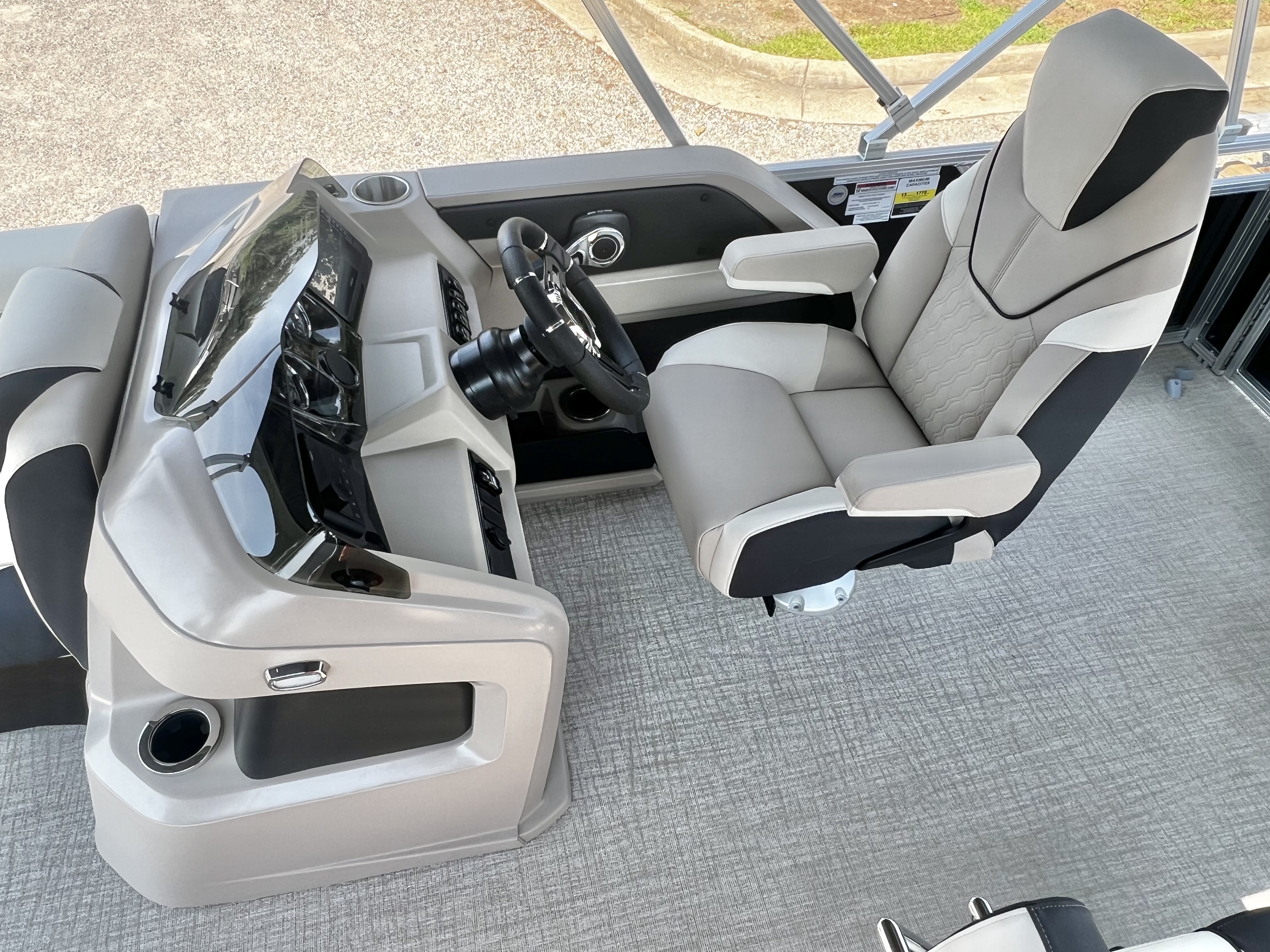 2027 Avalon LSZ 25' Entertainer